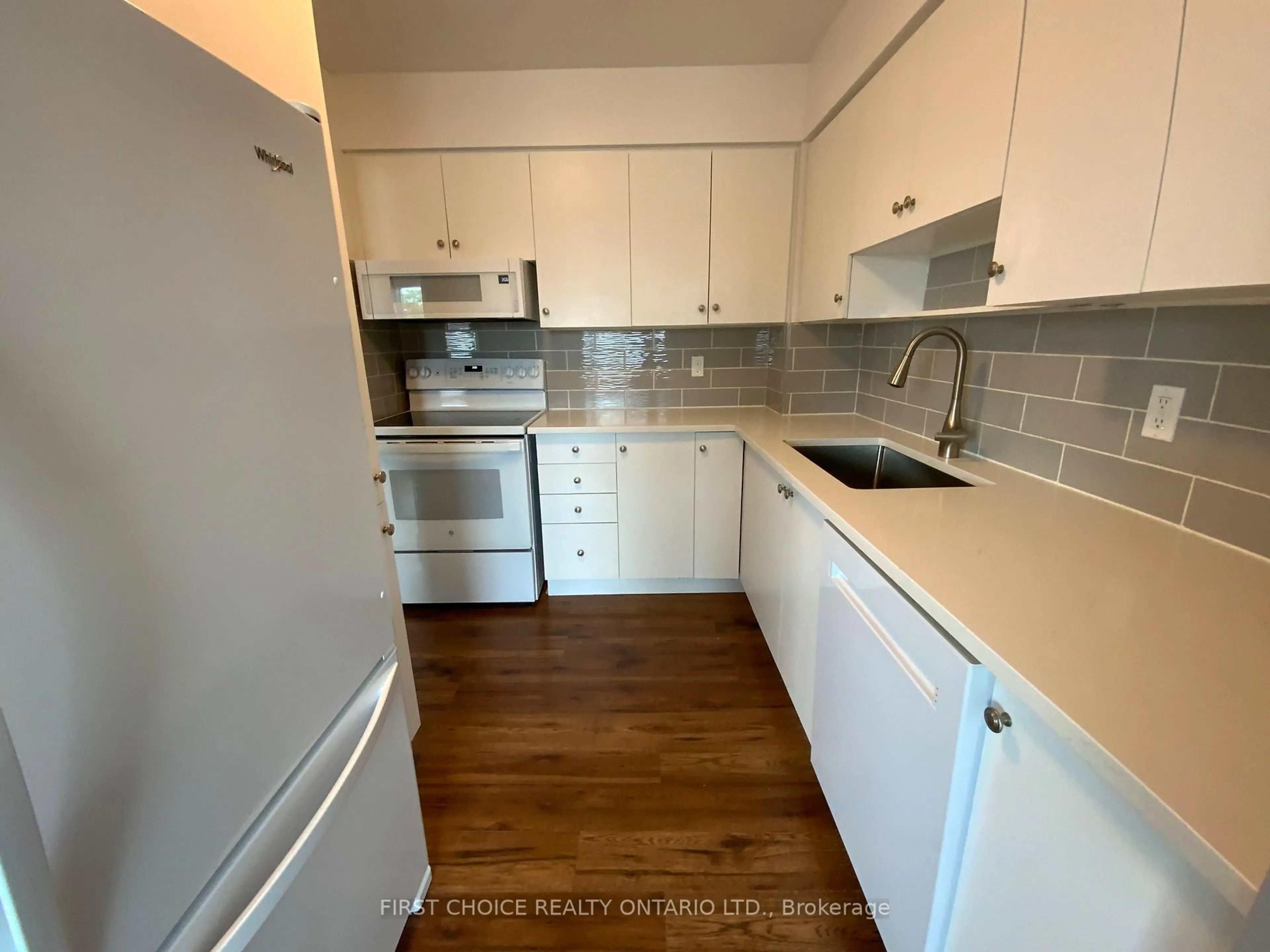 Standard kitchen, unknown for 2044 Arrowsmith Dr #408C, Ottawa Ontario K1J 7V8