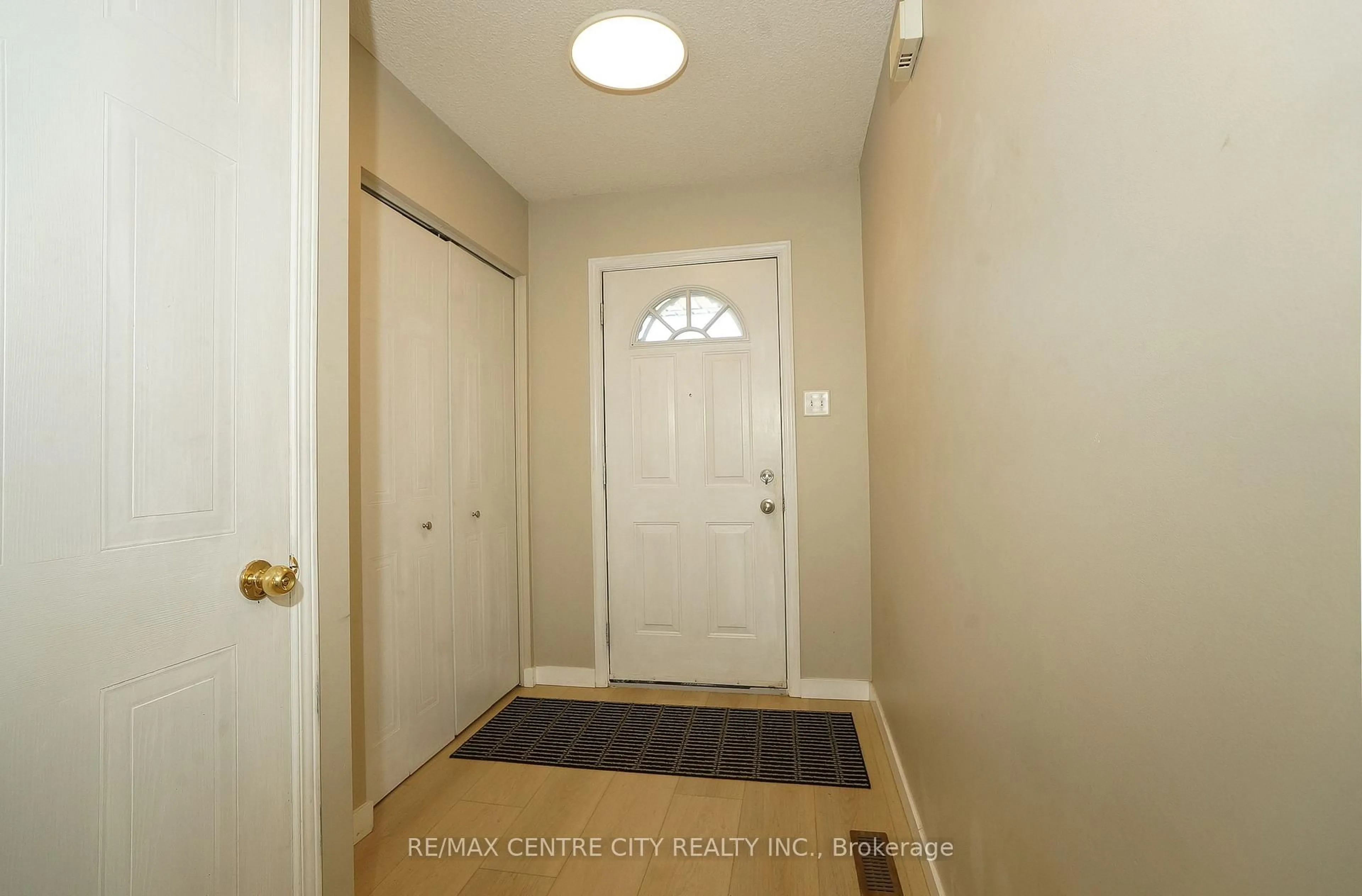 Indoor entryway for 521 Blackwater Pl, London North Ontario N5X 4J4