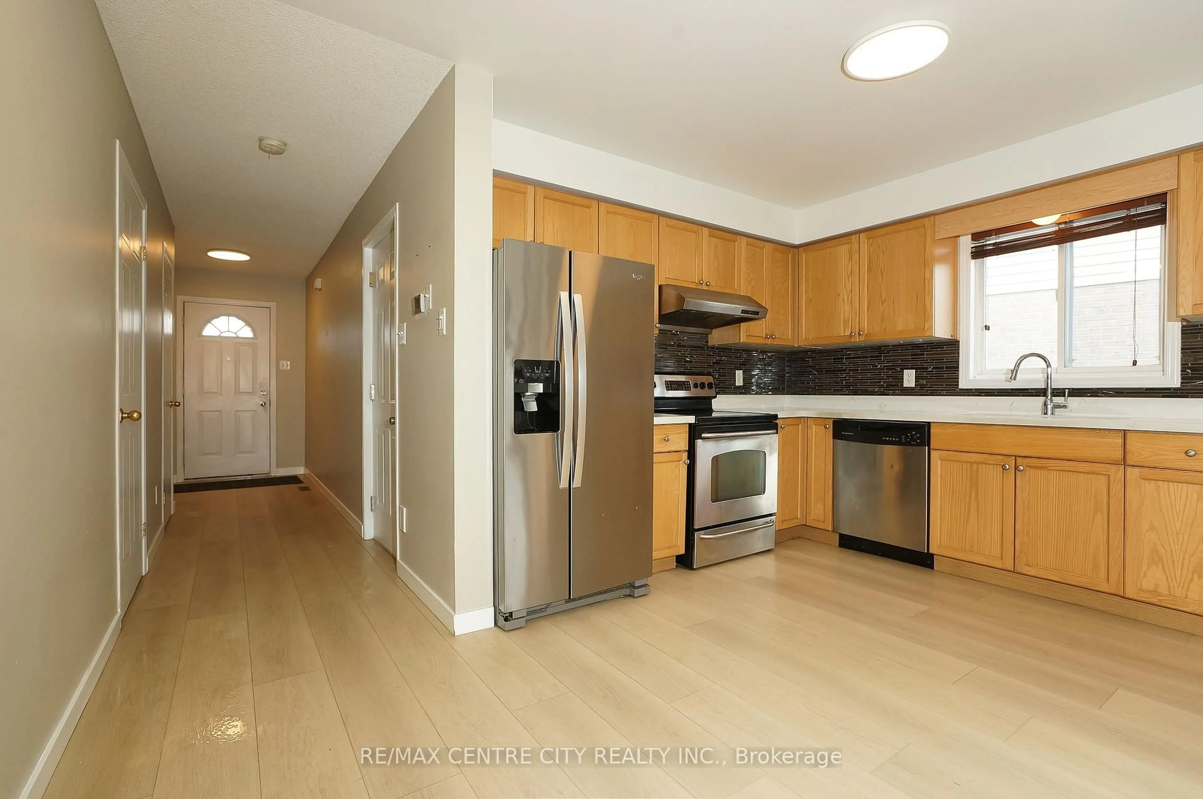 Standard kitchen, unknown for 521 Blackwater Pl, London North Ontario N5X 4J4