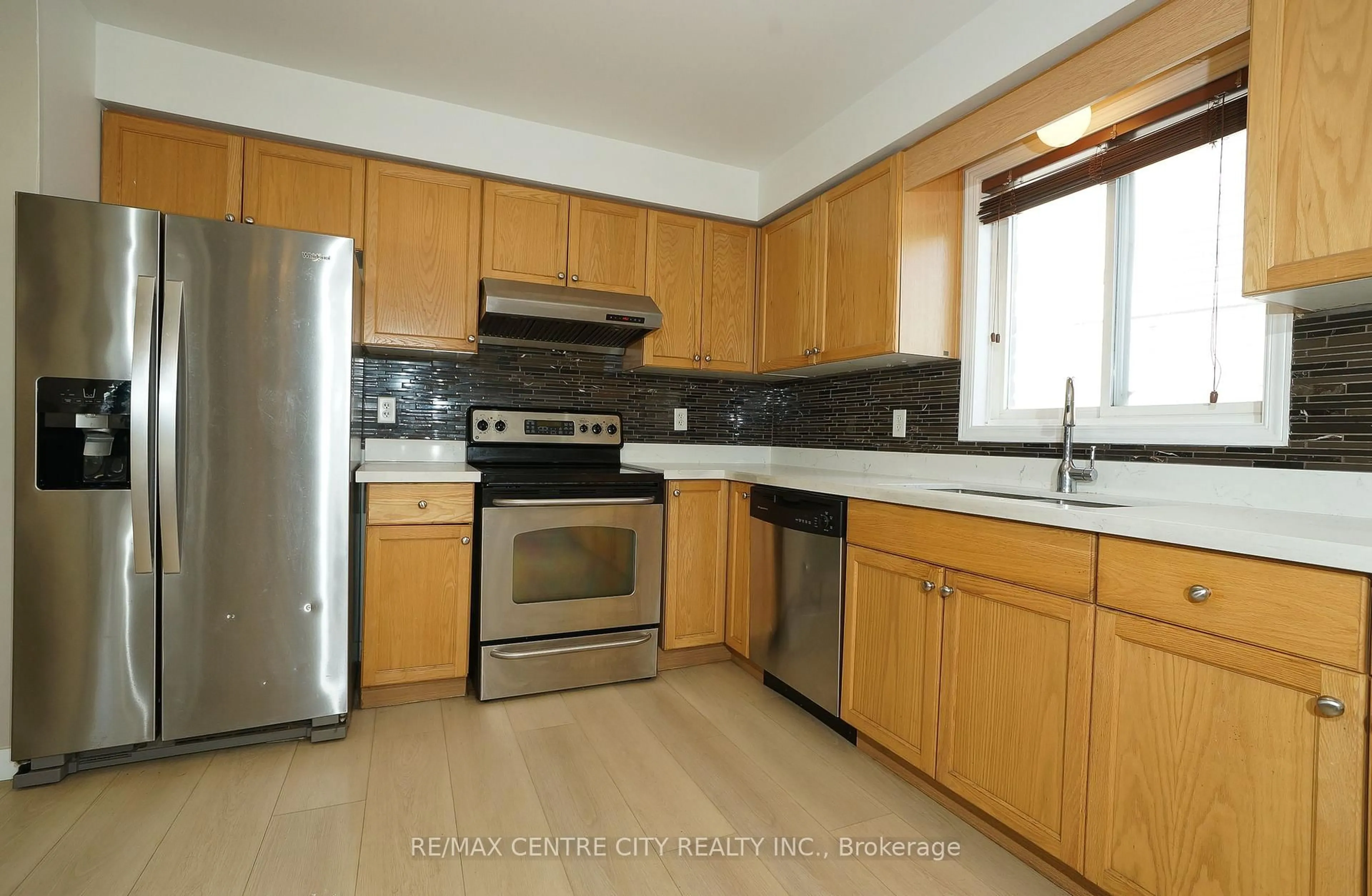 Standard kitchen, unknown for 521 Blackwater Pl, London North Ontario N5X 4J4