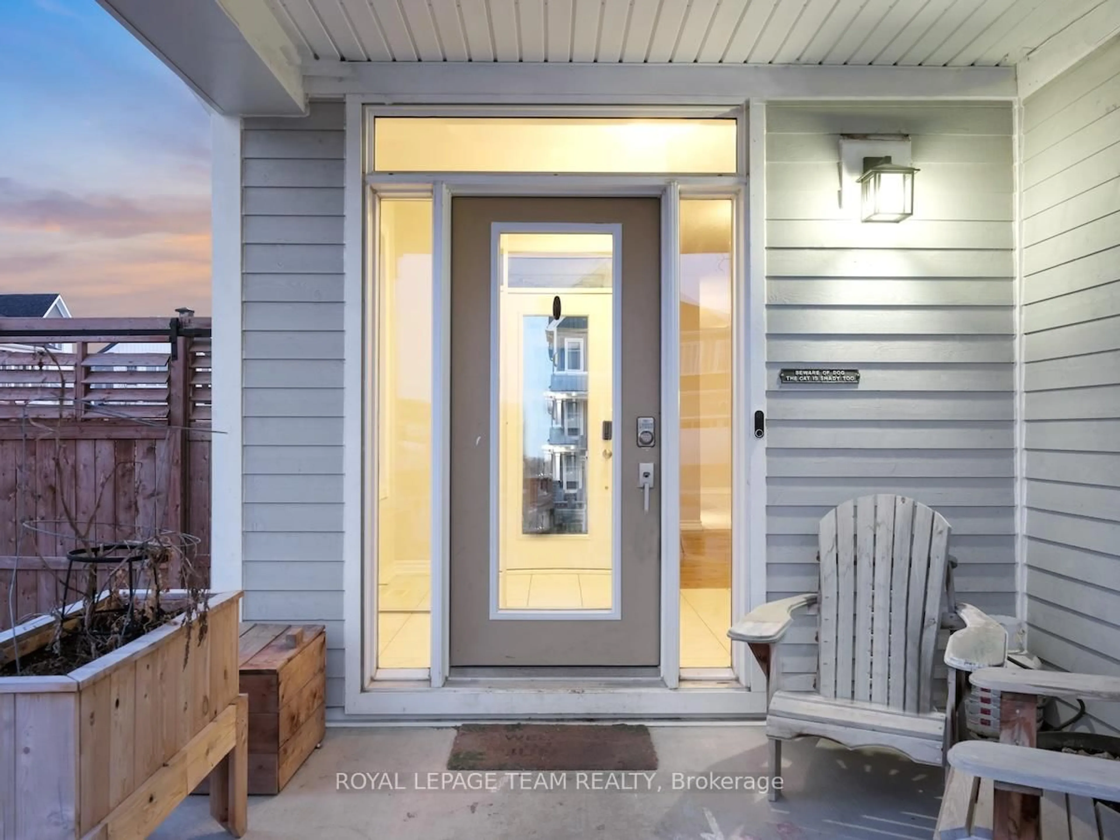 Indoor entryway for 283 Meynell Rd, Richmond Ontario K0A 2Z0