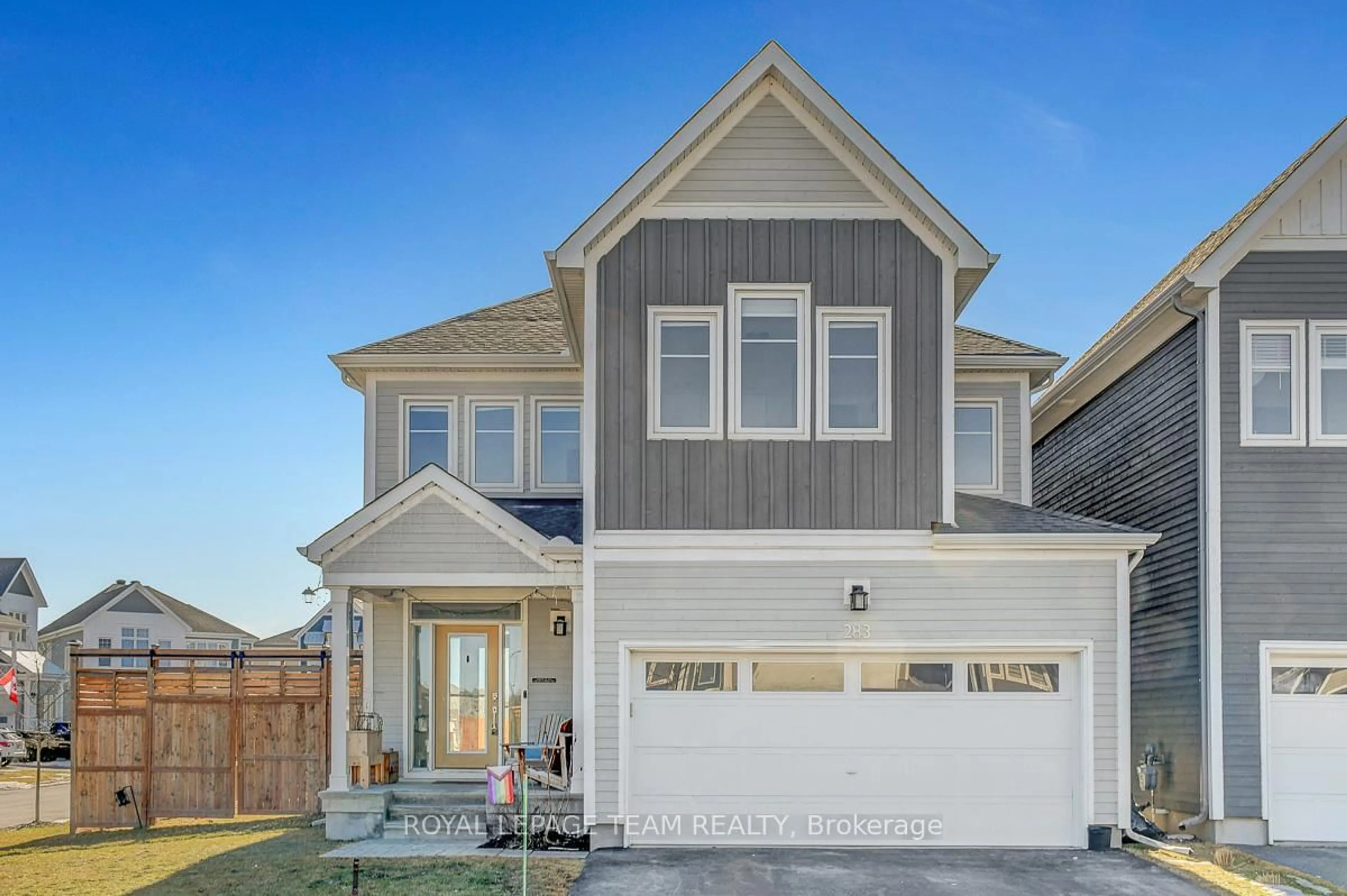 Home with vinyl exterior material, street for 283 Meynell Rd, Richmond Ontario K0A 2Z0