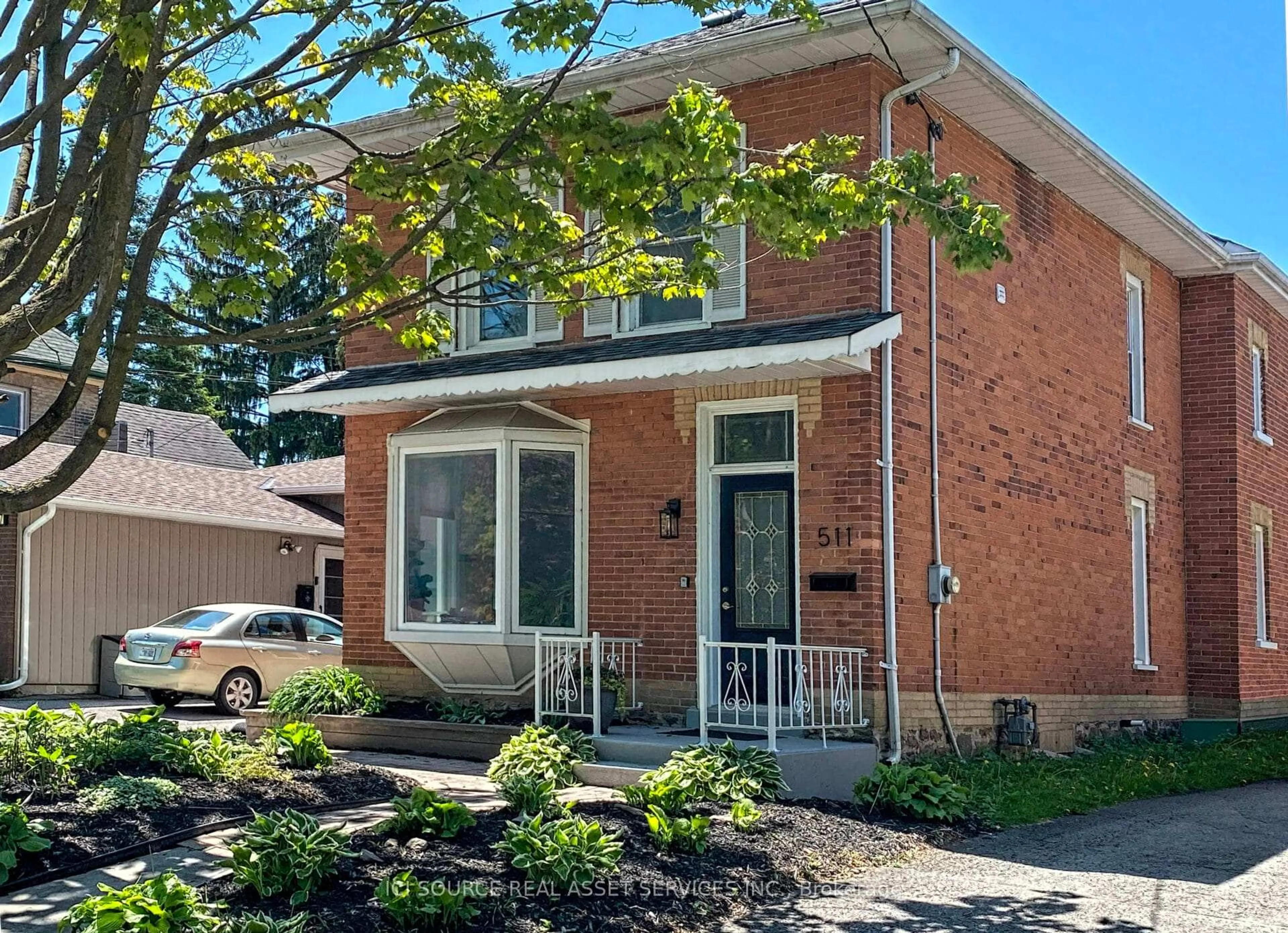 Home with brick exterior material, street for 511 Cross St, Peterborough Central Ontario K9H 4T1