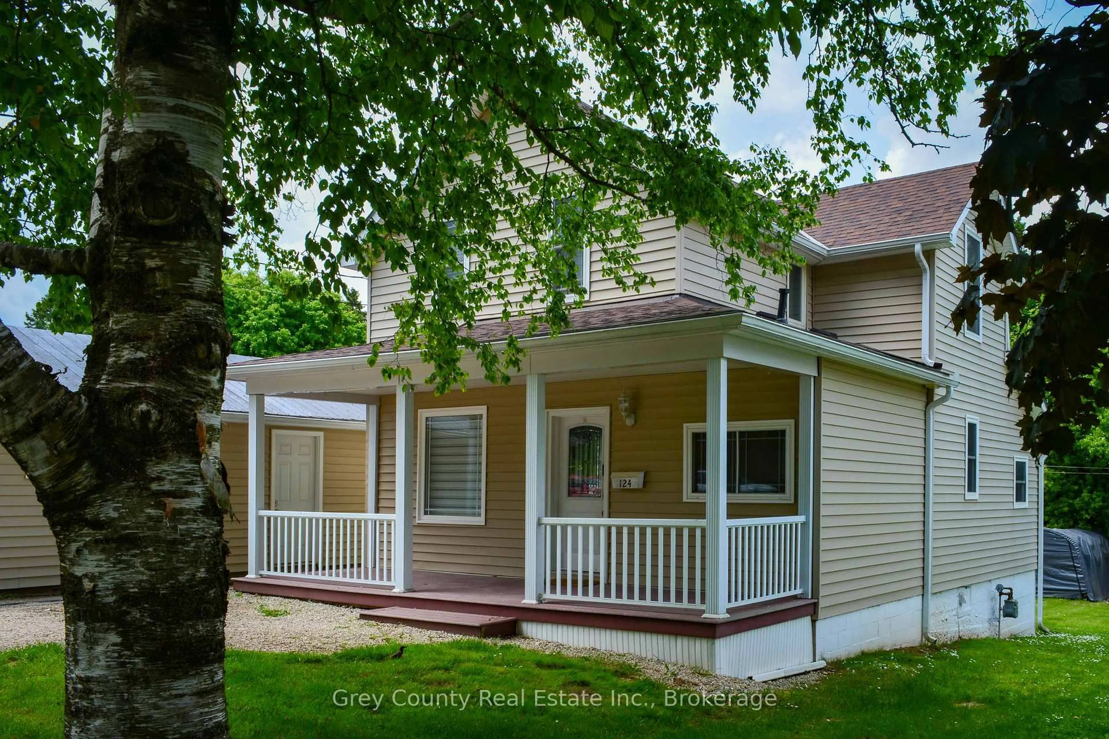Home with vinyl exterior material, street for 124 Lorne St, Grey Highlands Ontario N0C 1H0