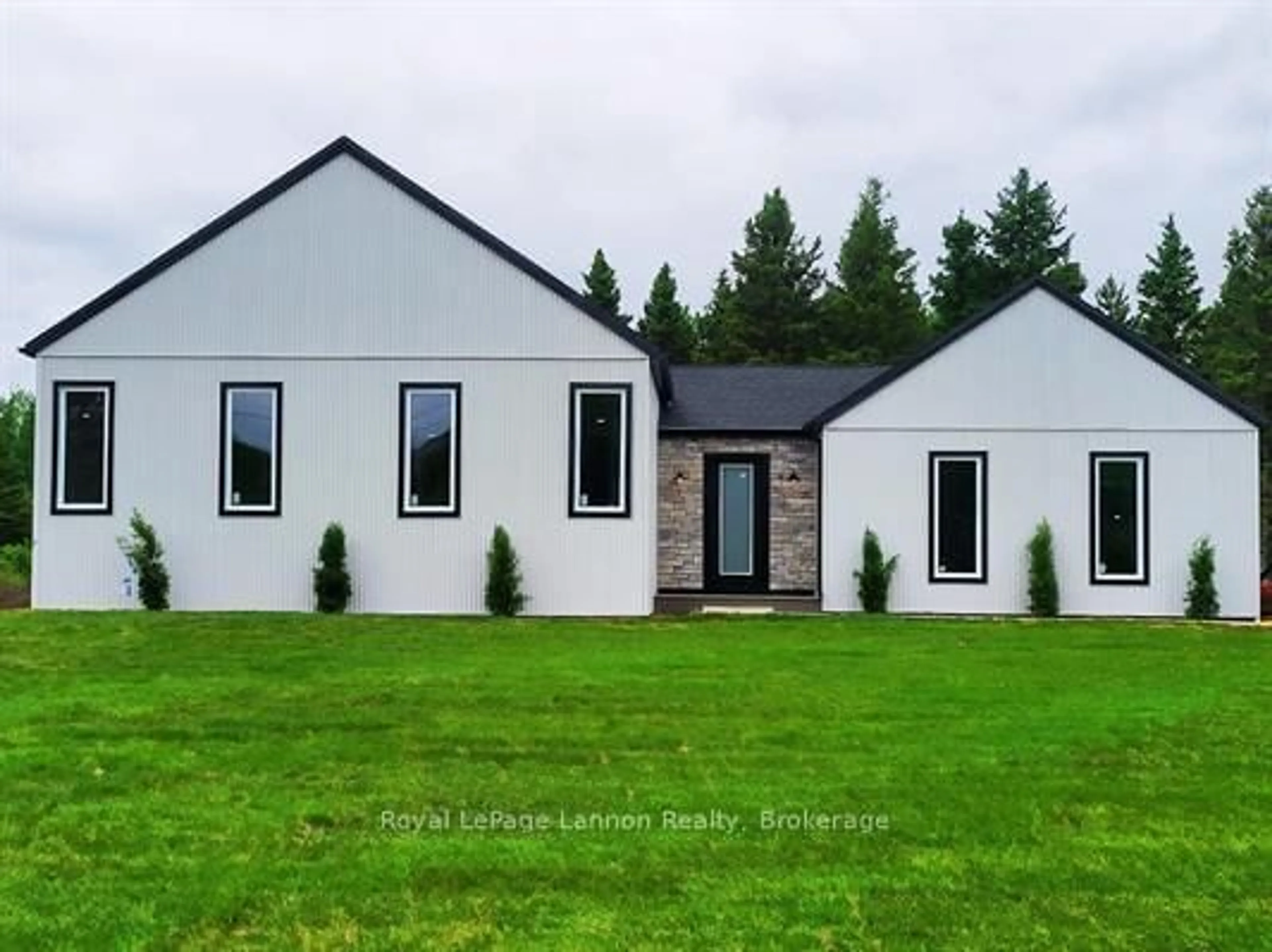 Home with vinyl exterior material, building for 1659 Mountain Rd, Thunder Bay Ontario P7J 0K8