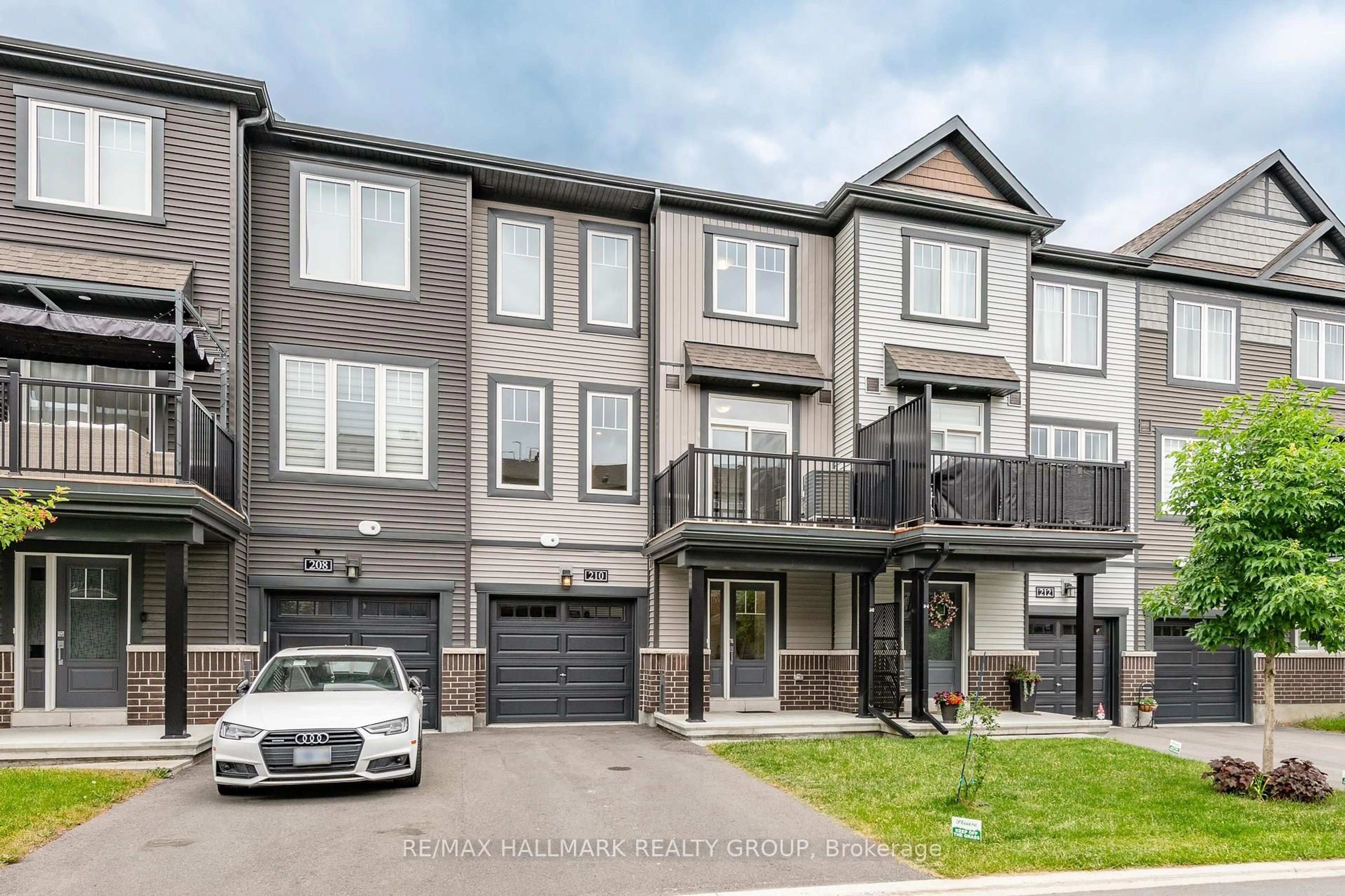 Unknown for 210 Attwell Private, Ottawa Ontario K2K 0P6