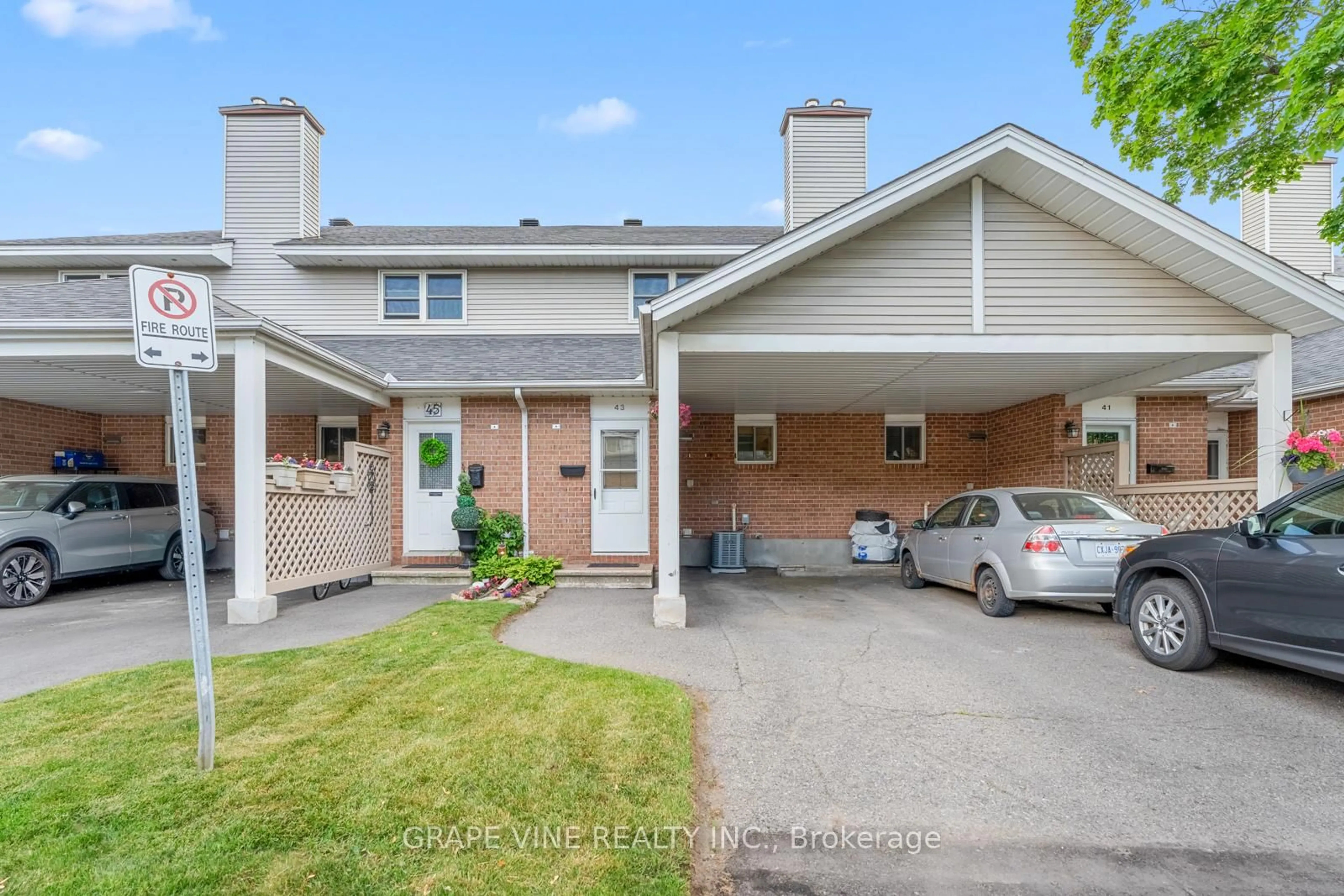 Unknown for 43 Bentbrook Cres, Ottawa Ontario K2J 3Y1
