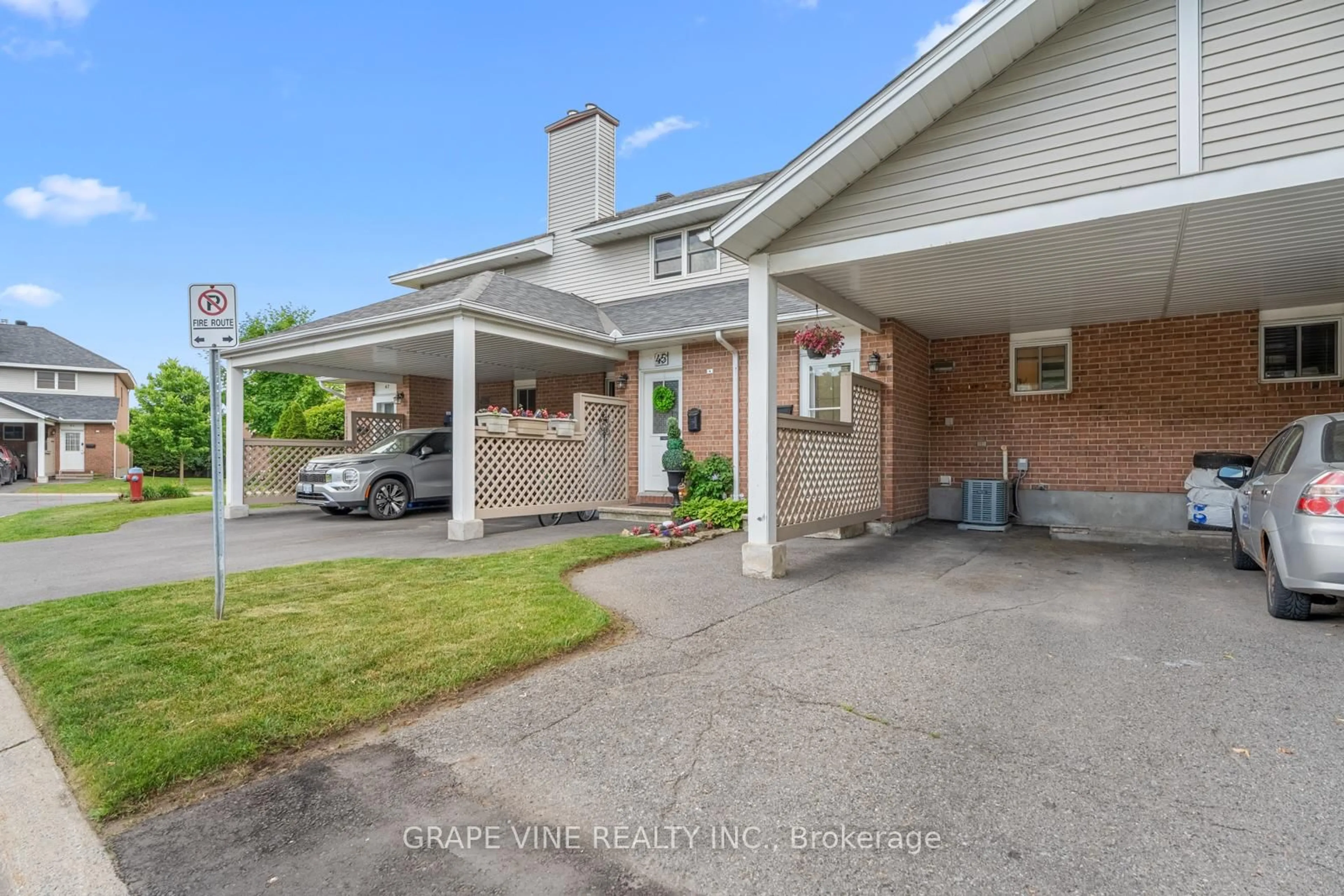 Unknown for 43 Bentbrook Cres, Ottawa Ontario K2J 3Y1