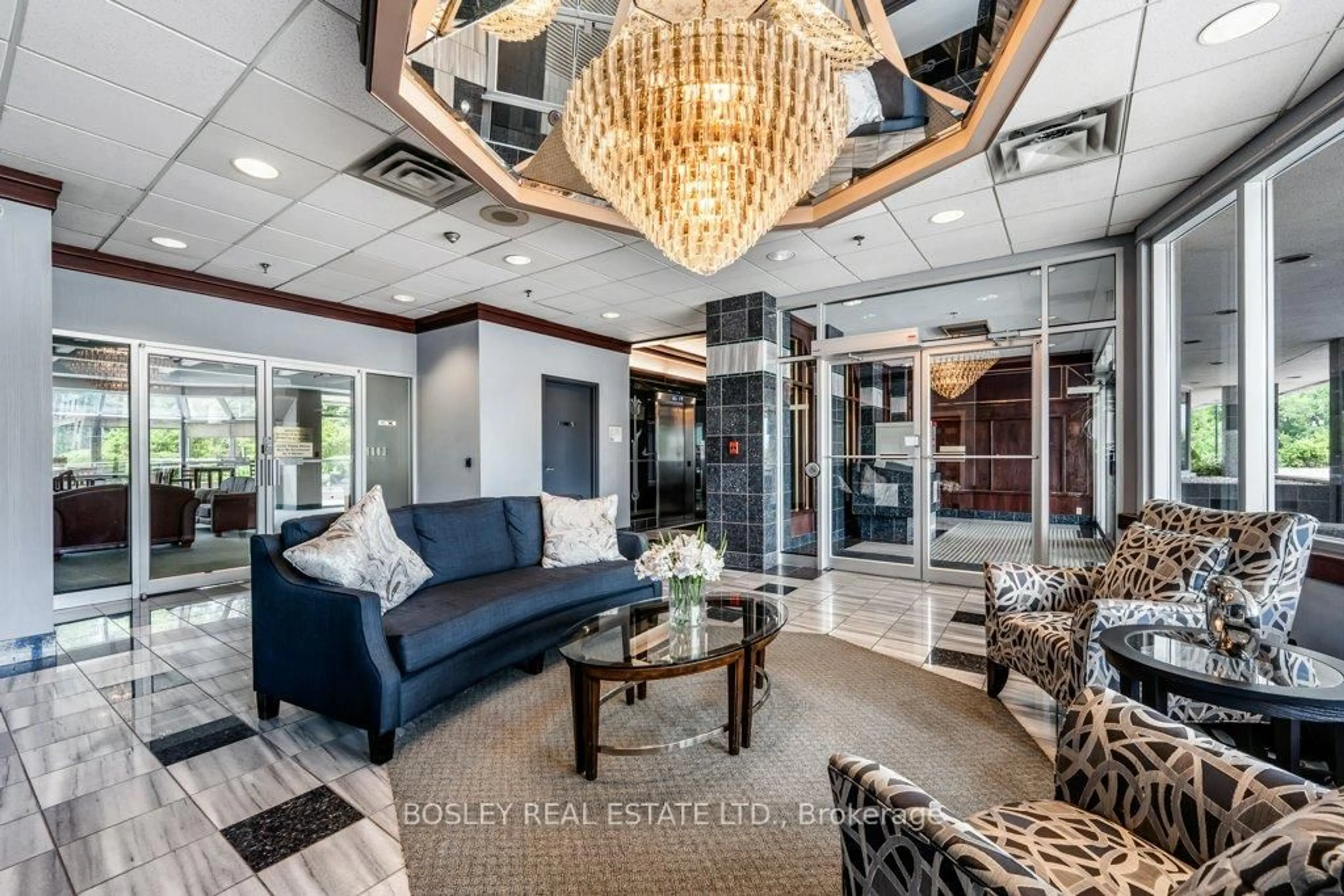 Indoor foyer for 190 Hespeler Rd #501, Cambridge Ontario N1R 8B8