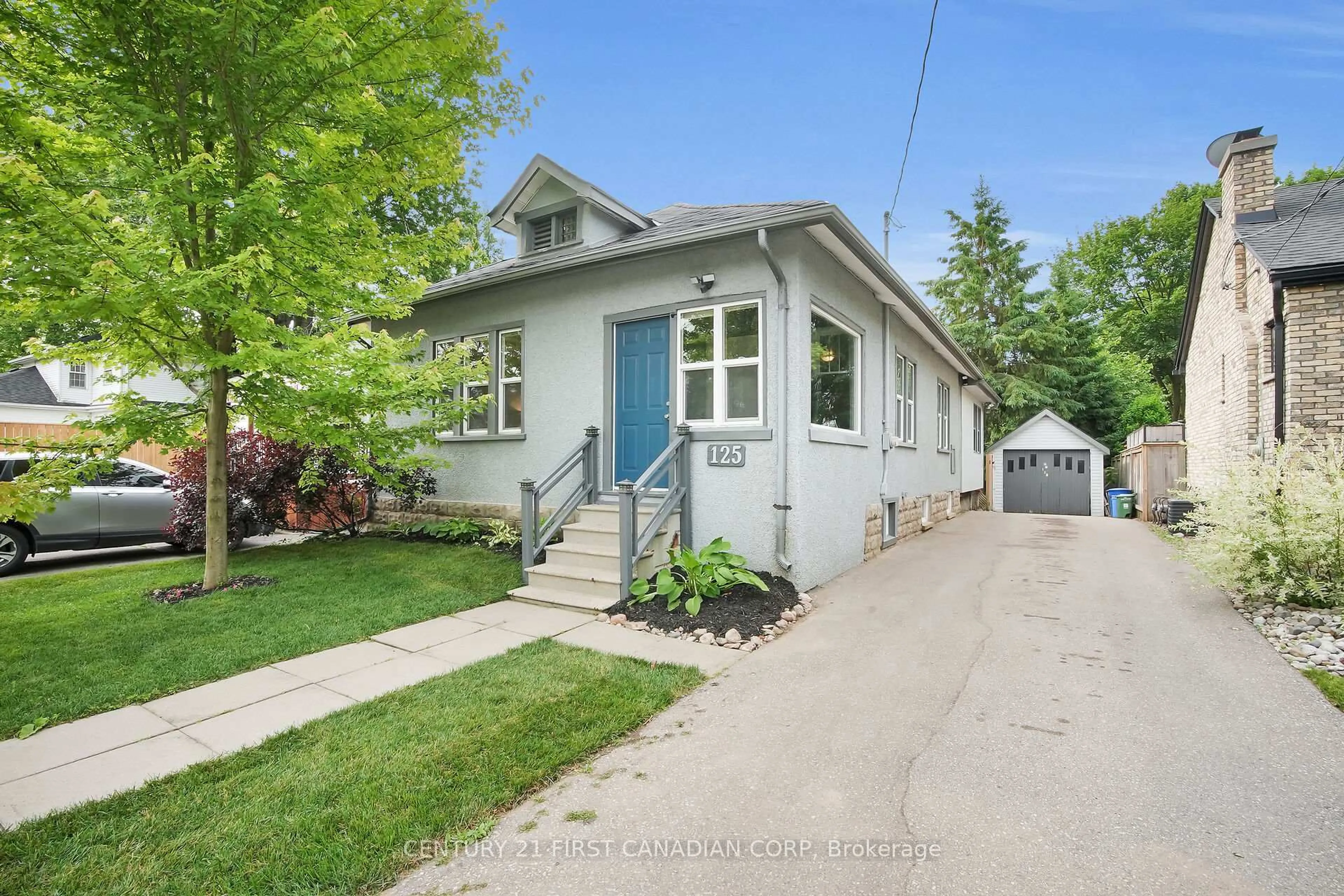 Home with vinyl exterior material, street for 125 Weston St, London South Ontario N6C 1R3