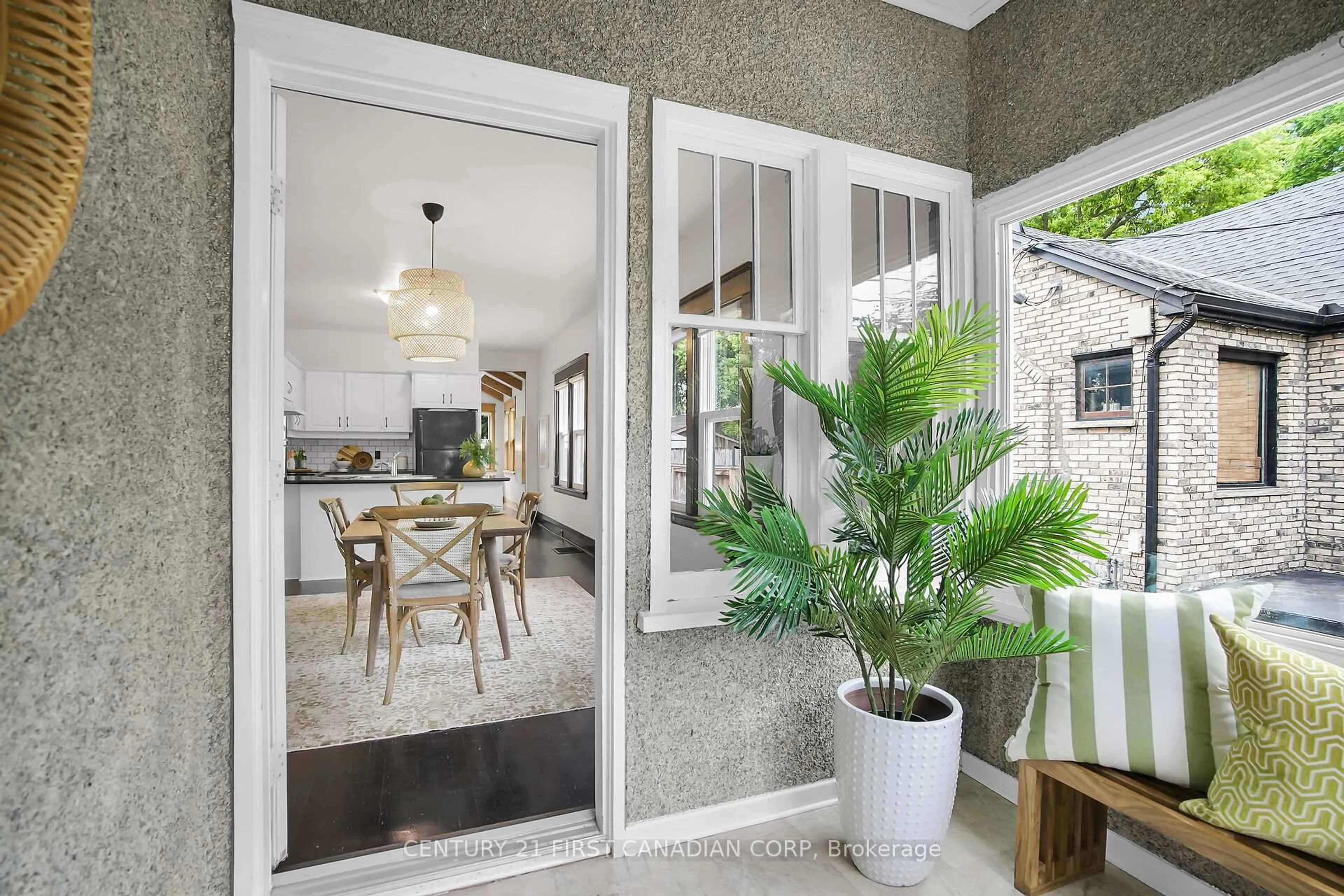 Indoor entryway for 125 Weston St, London South Ontario N6C 1R3