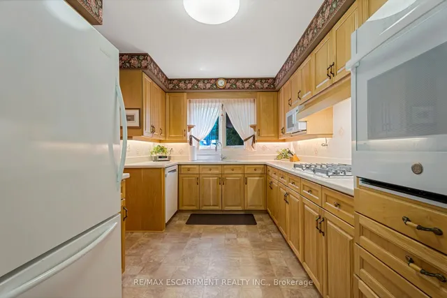 Additional property image - 13 LESLIE Dr