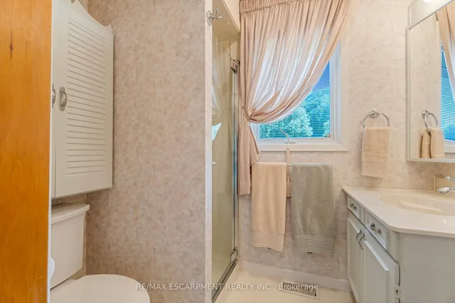 Additional property image - 13 LESLIE Dr