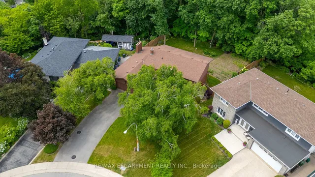 Additional property image - 13 LESLIE Dr