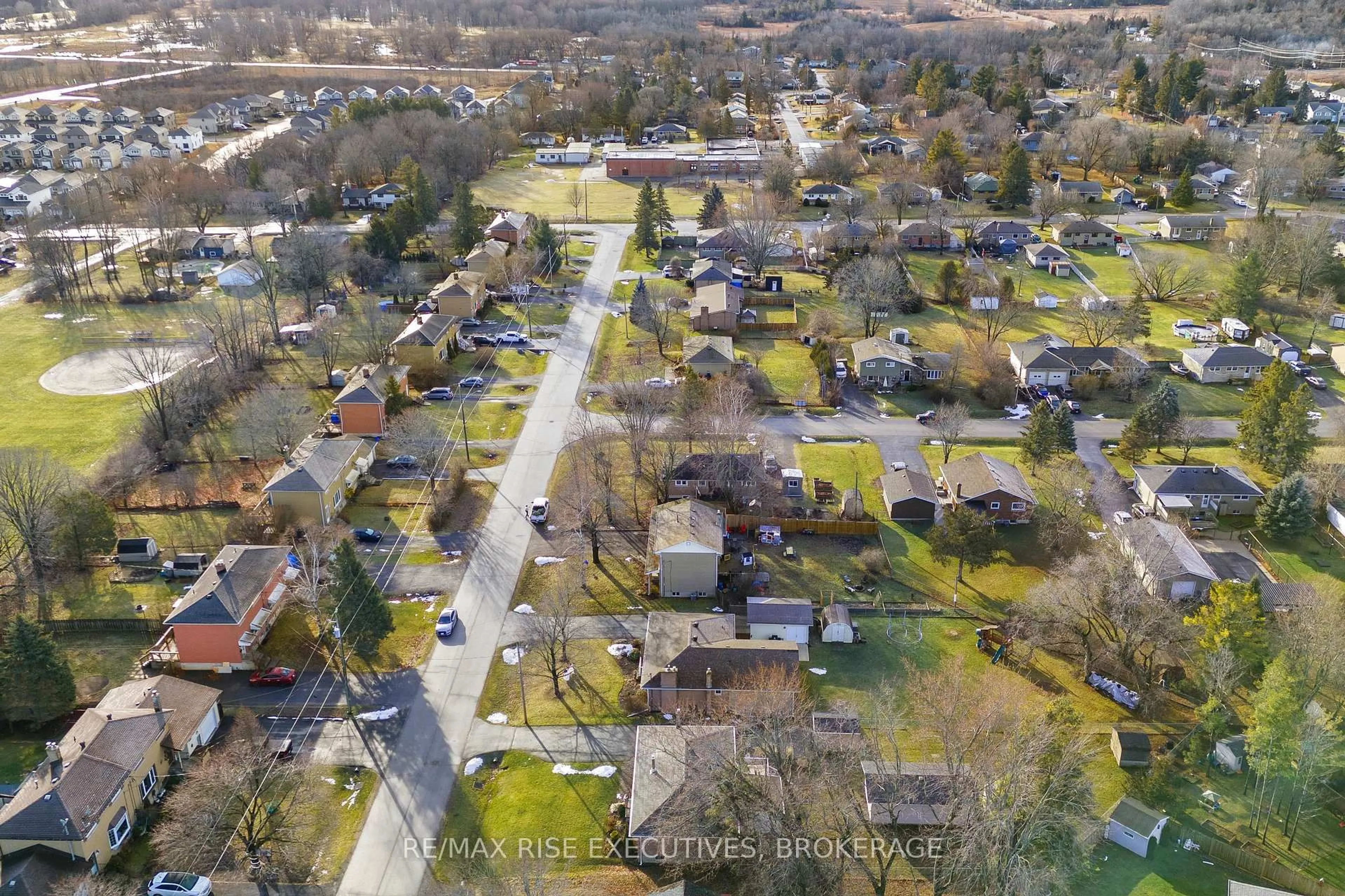 A pic from outside/outdoor area/front of a property/back of a property/a pic from drone, street for 1267 Leyton Ave, Kingston Ontario K7P 2V5