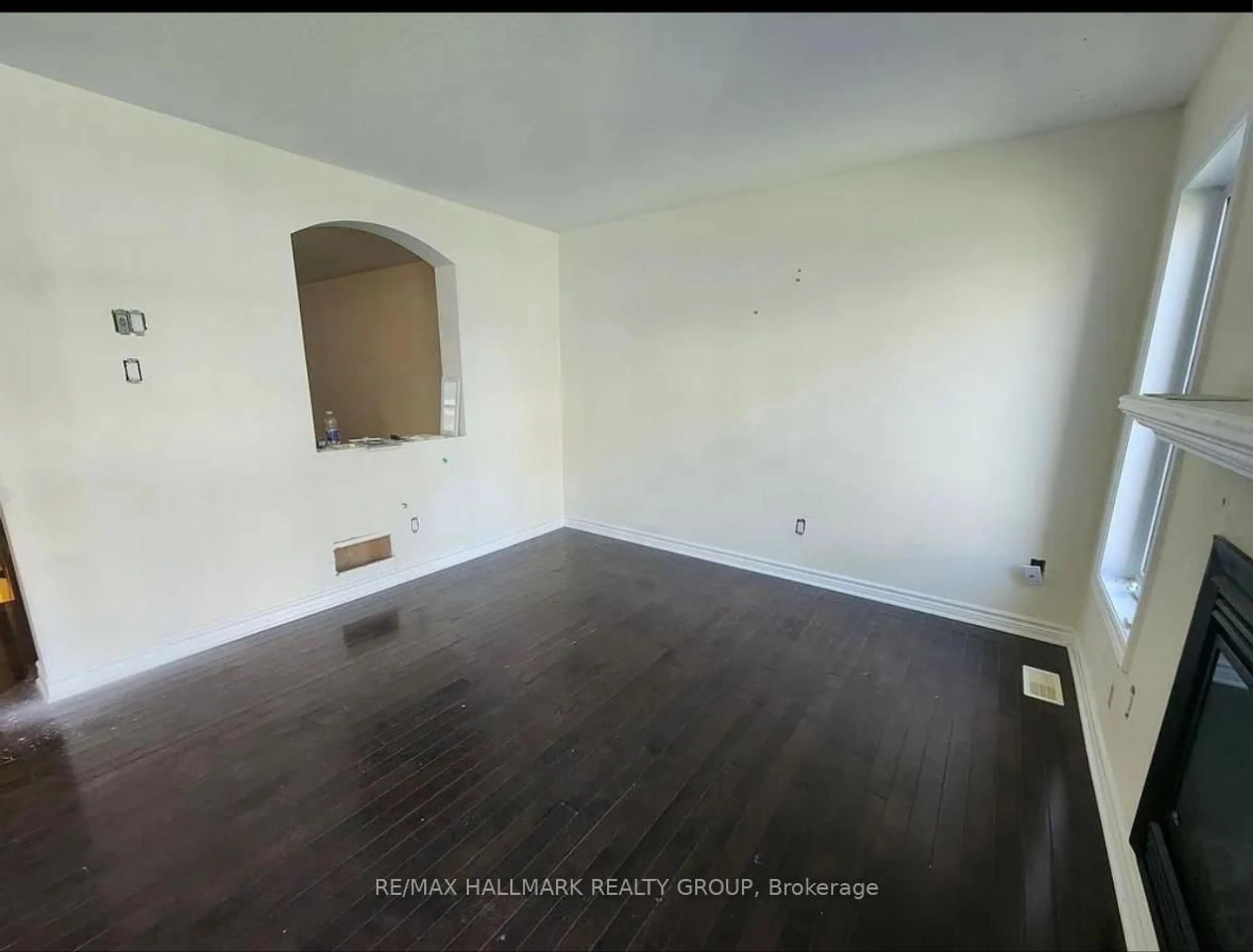 A pic of a room for 418 Temiskaming Cres, Ottawa Ontario K2J 0V4