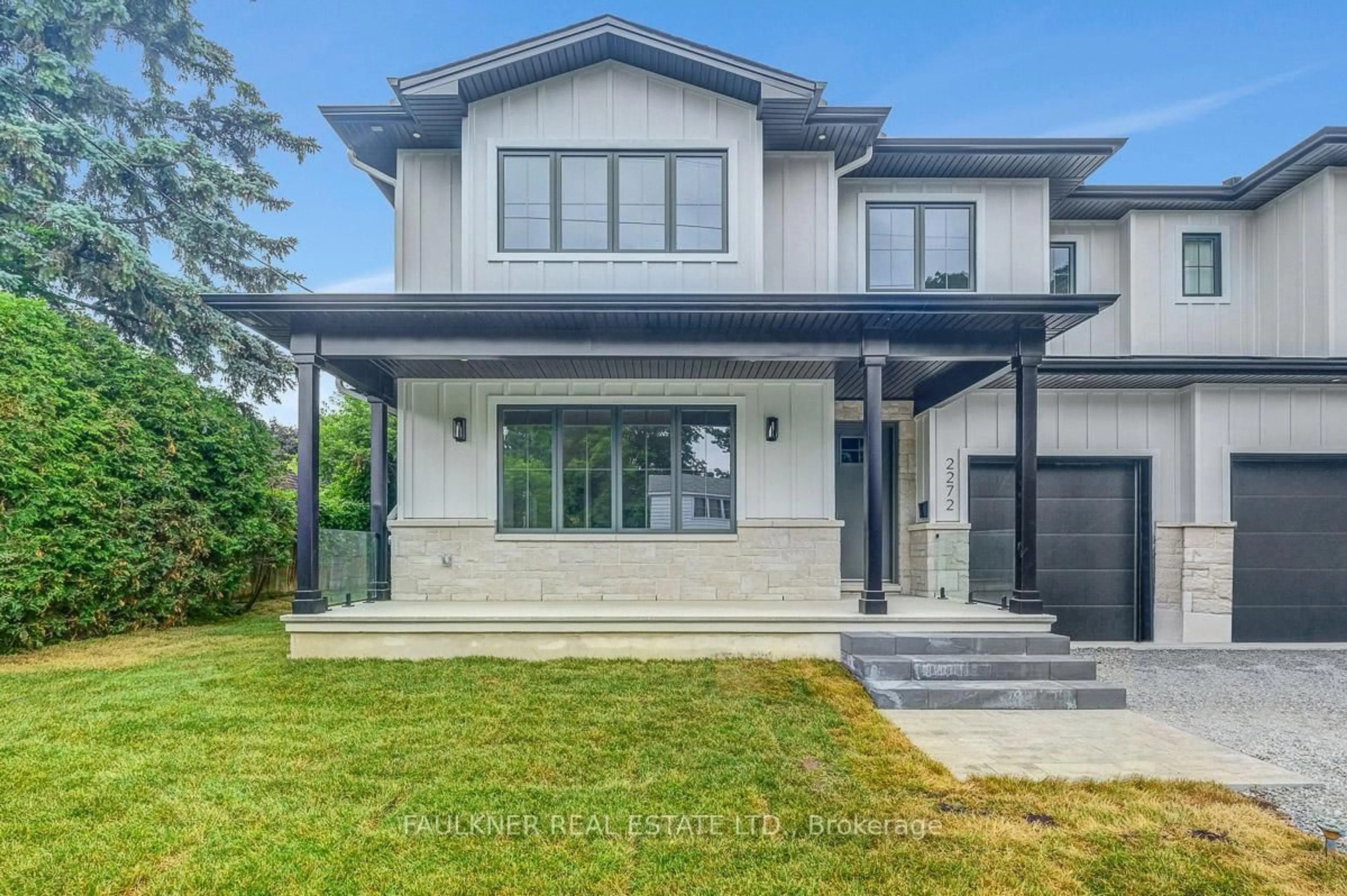 Home with vinyl exterior material, street for 2272 Lawn Ave, Ottawa Ontario K2B 7B2