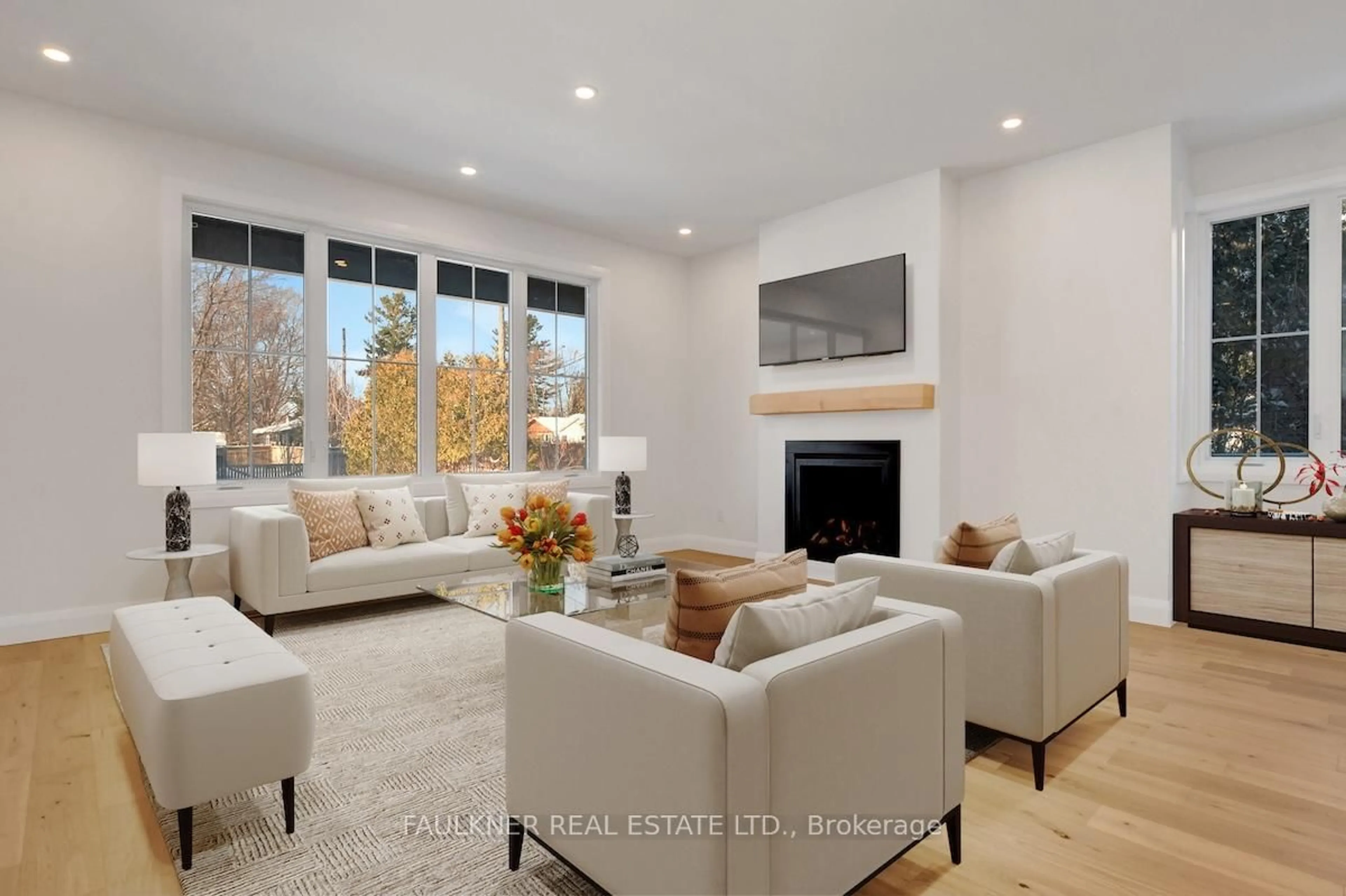 Living room with furniture, unknown for 2272 Lawn Ave, Ottawa Ontario K2B 7B2