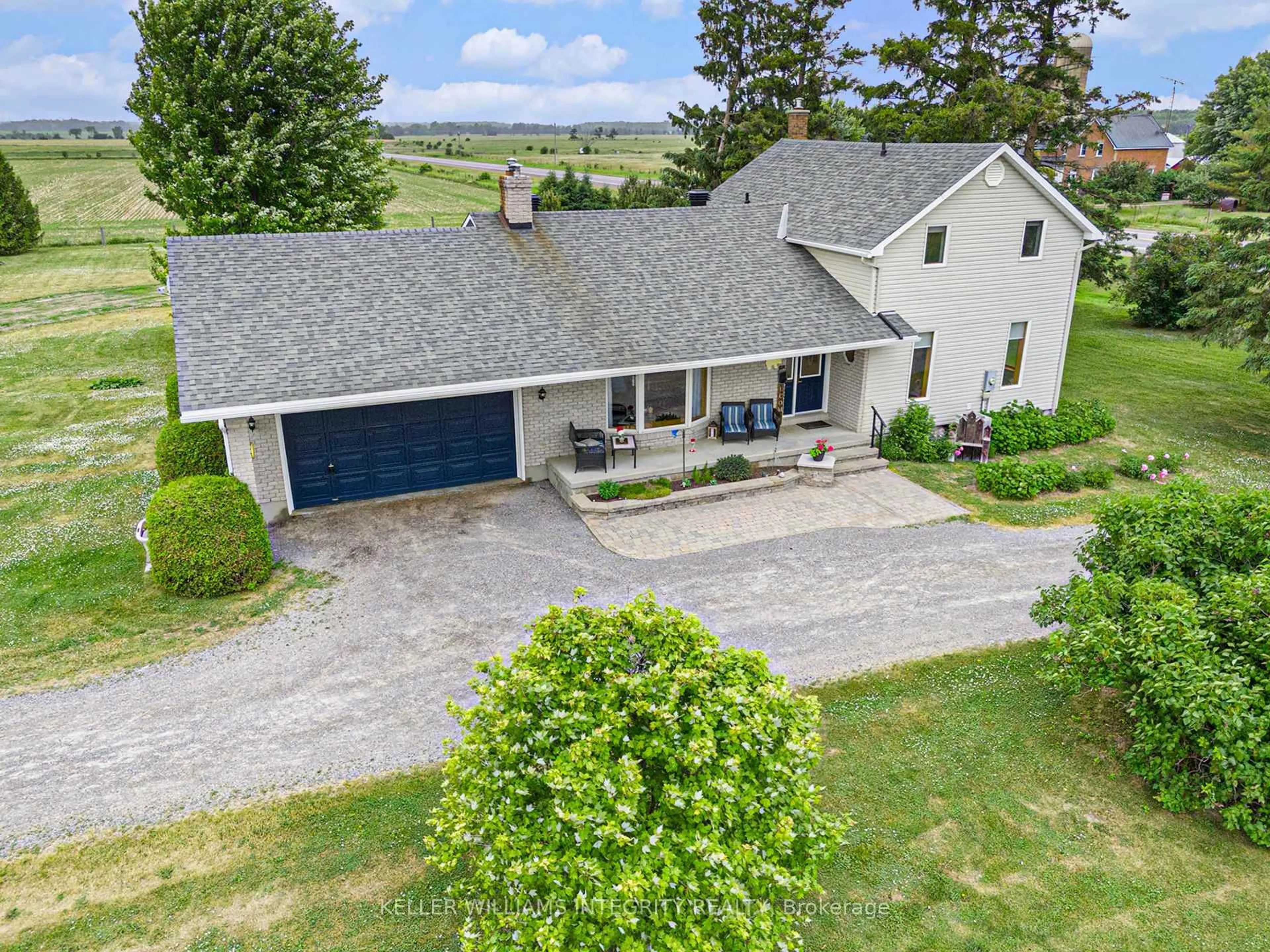A pic from outside/outdoor area/front of a property/back of a property/a pic from drone, unknown for 4045 Highway 17, Ottawa Ontario K7S 3G7