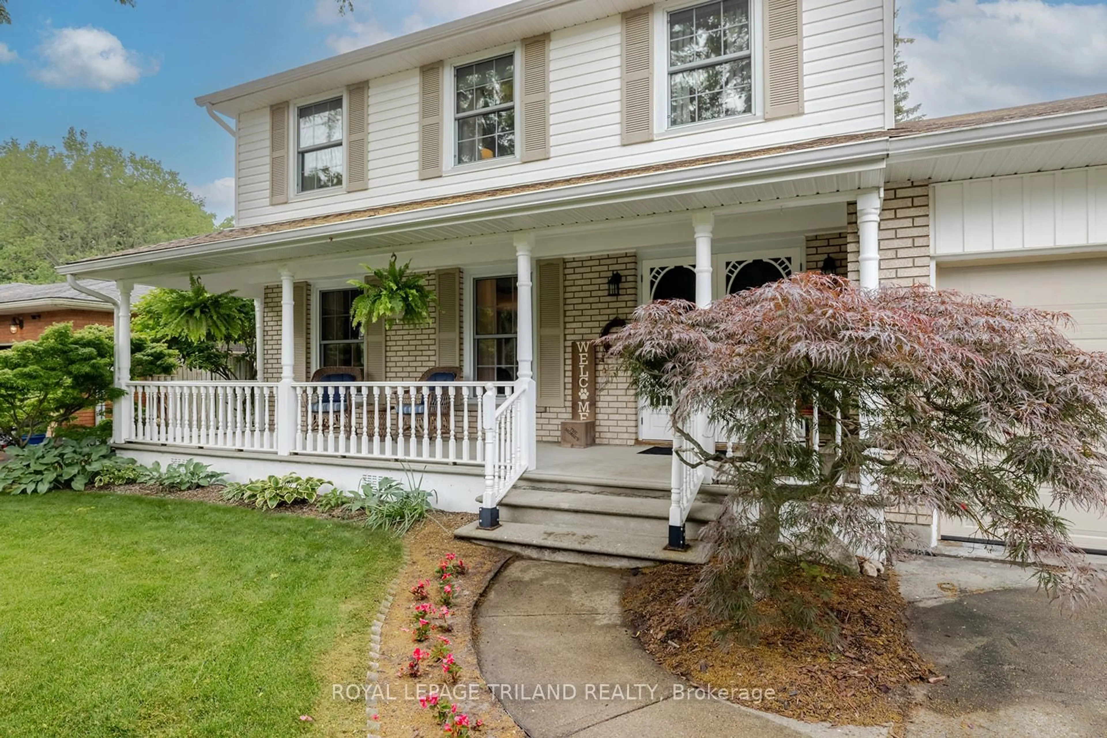 Home with vinyl exterior material, street for 134 Rutherford Ave, Aylmer Ontario N5H 2N8