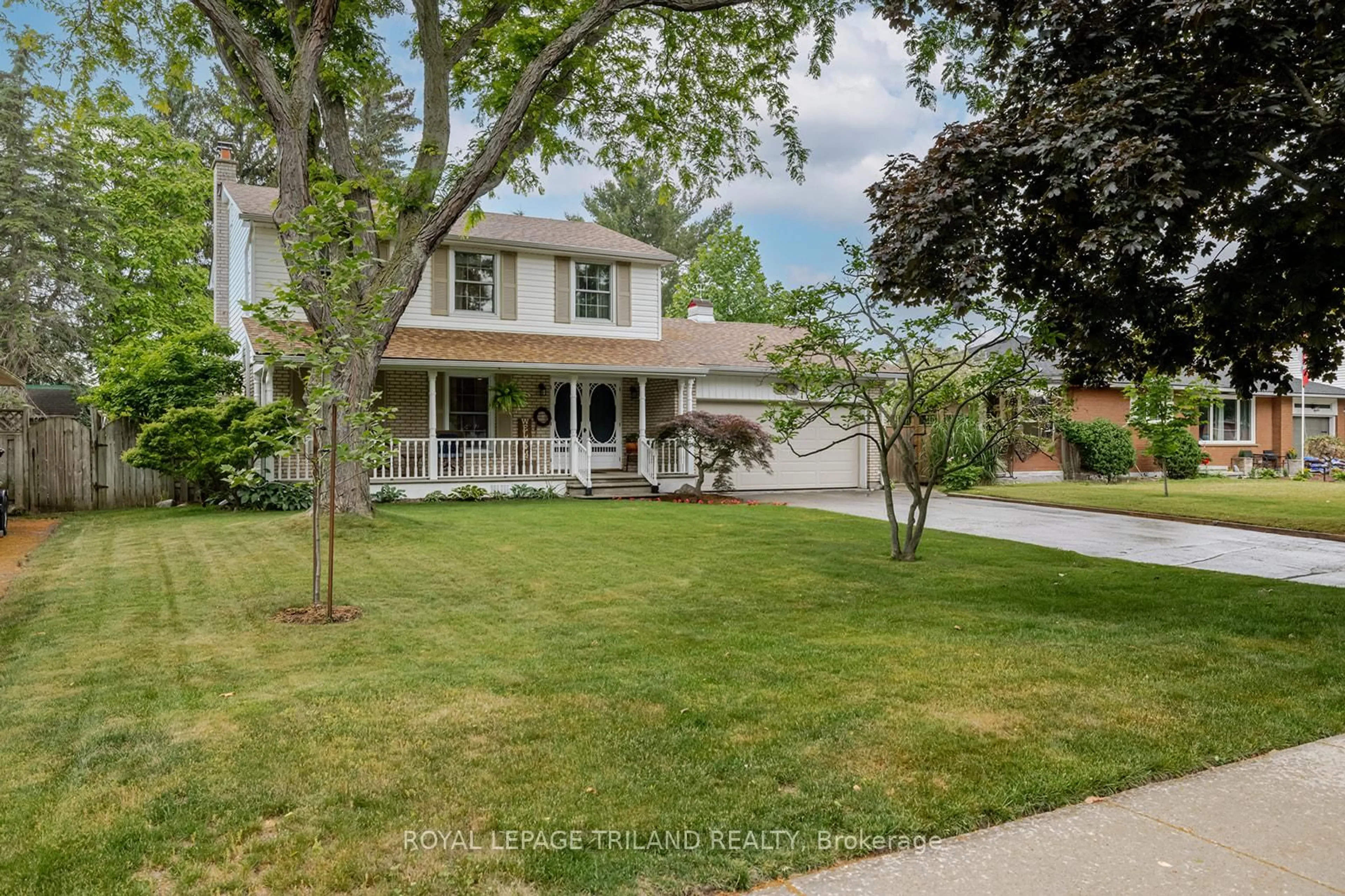 Home with vinyl exterior material, street for 134 Rutherford Ave, Aylmer Ontario N5H 2N8