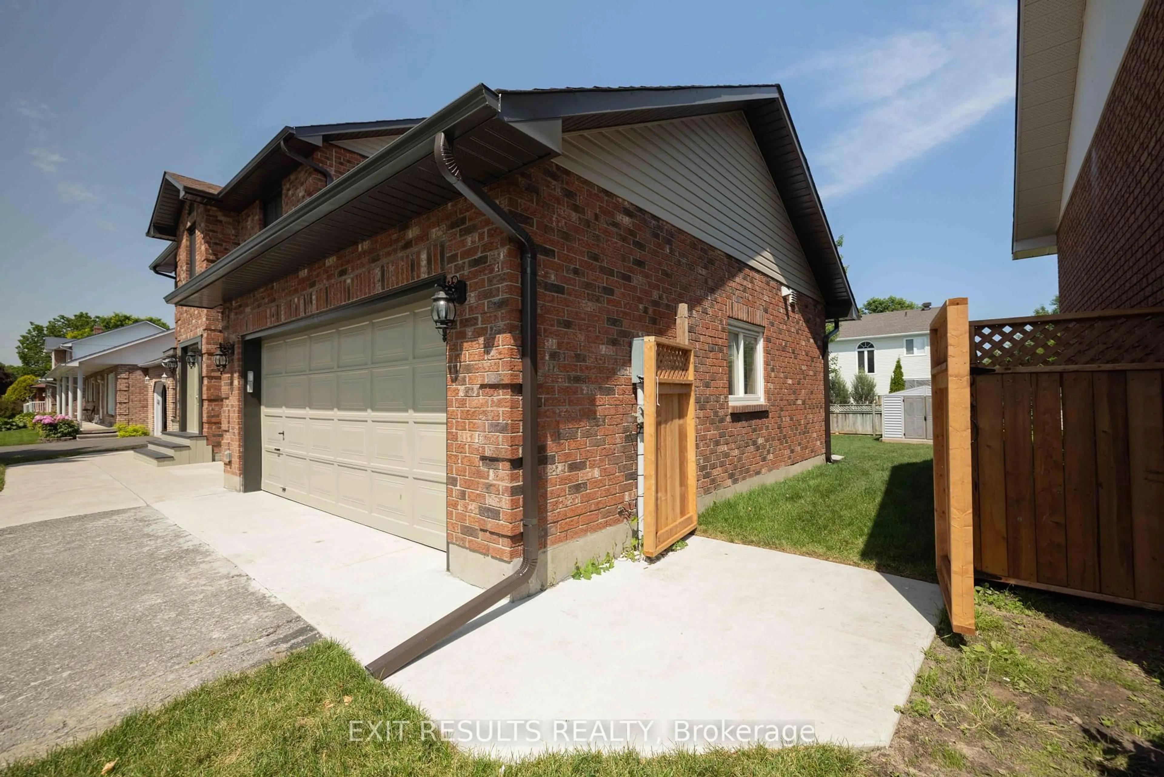 Home with brick exterior material, street for 47 LAPOINTE Blvd, Russell Ontario K0A 1W1