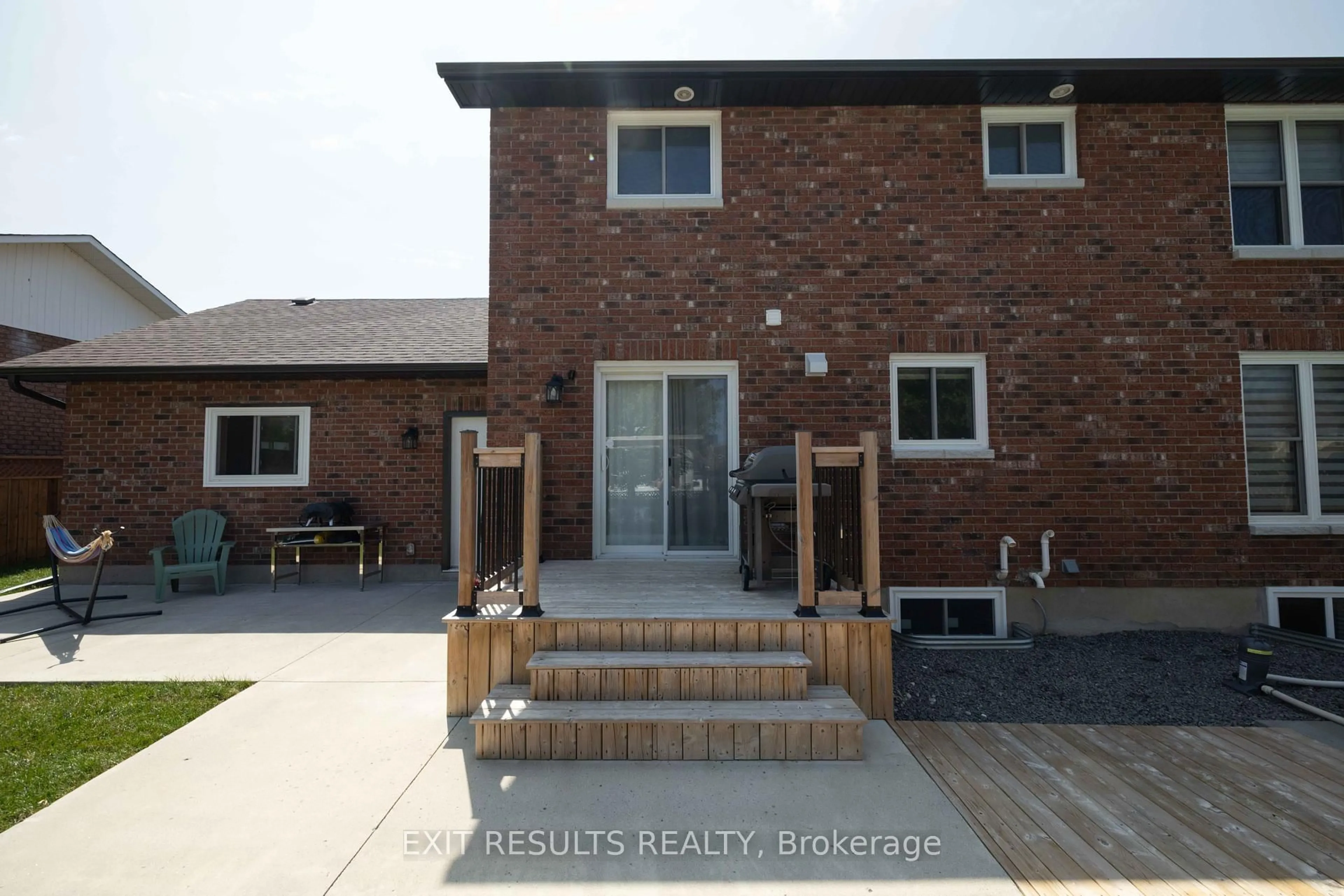 Home with brick exterior material, street for 47 LAPOINTE Blvd, Russell Ontario K0A 1W1