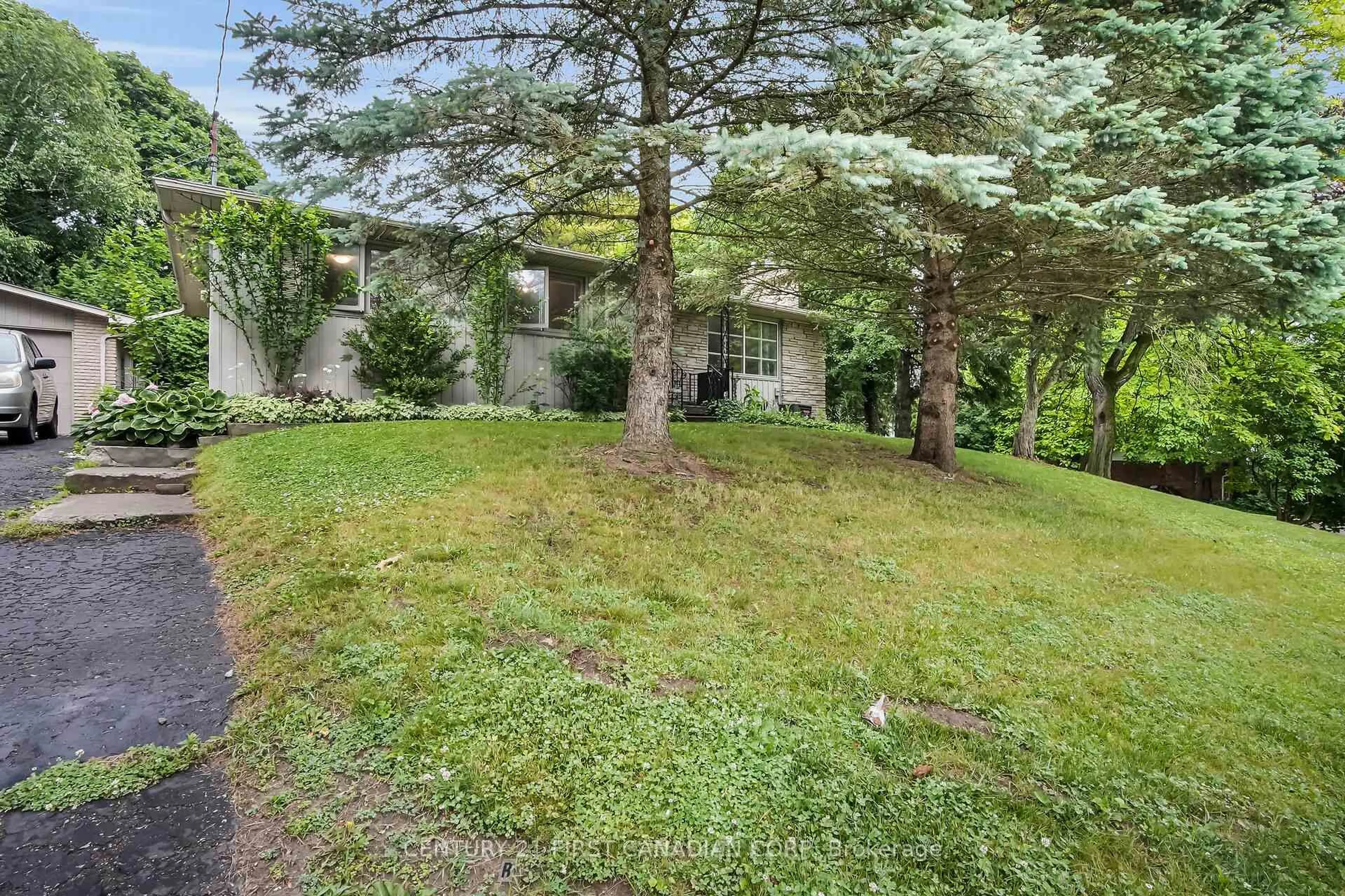 Patio, forest/trees view for 15 Ranson Dr, London North Ontario N6G 1V7