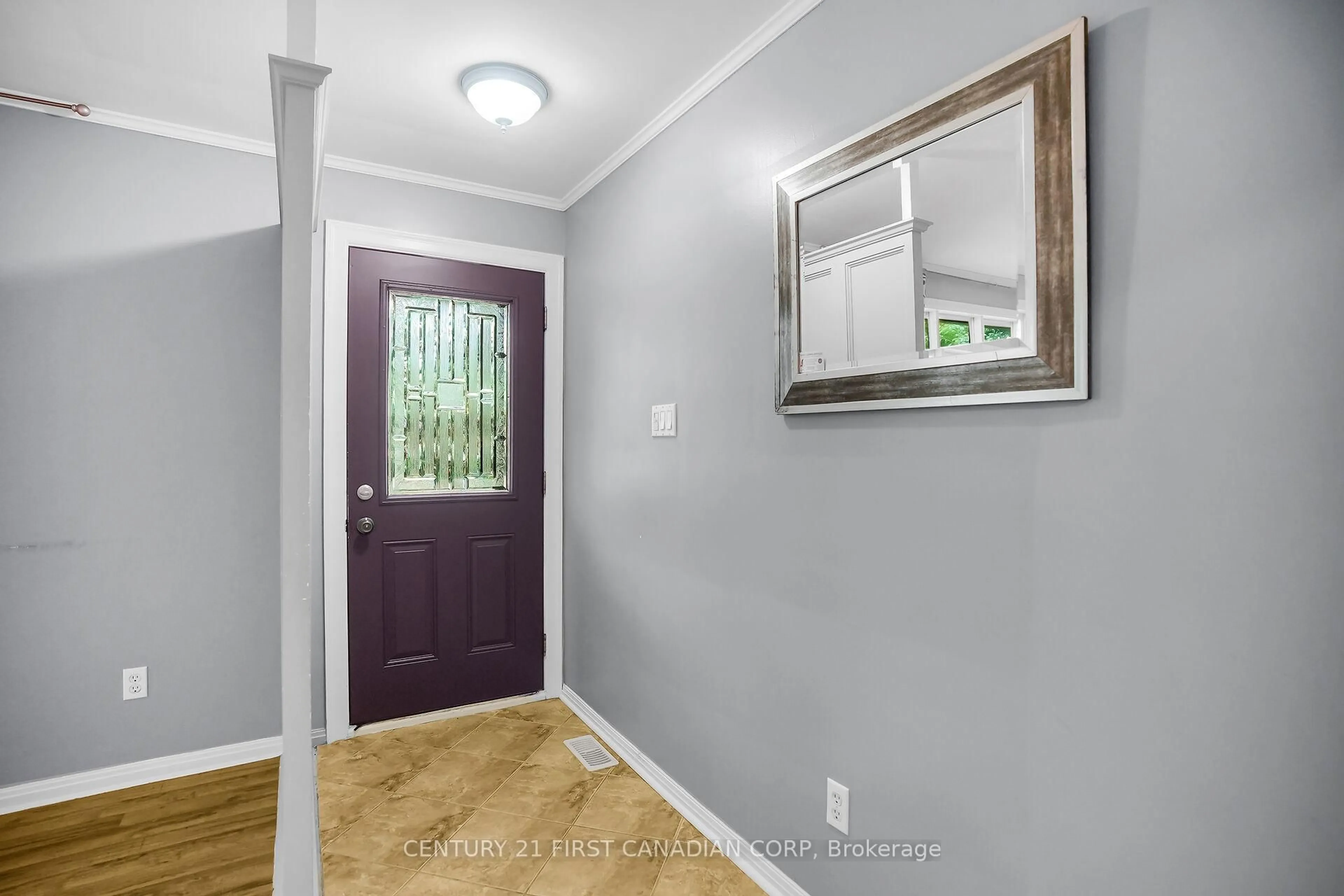 Indoor entryway for 15 Ranson Dr, London North Ontario N6G 1V7