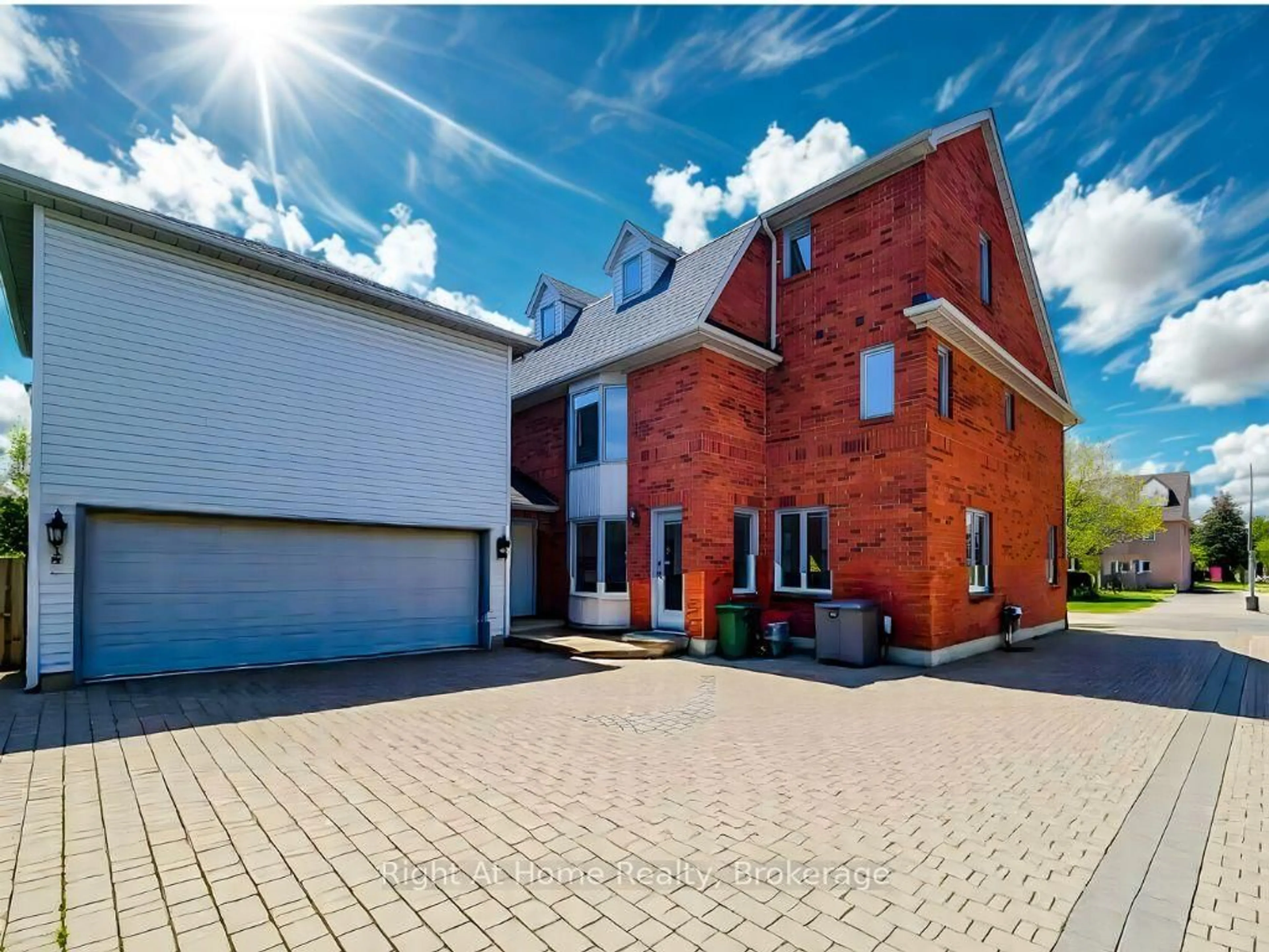 A pic from outside/outdoor area/front of a property/back of a property/a pic from drone, street for 85 Meadowlands Blvd, Hamilton Ontario L9K 1H8