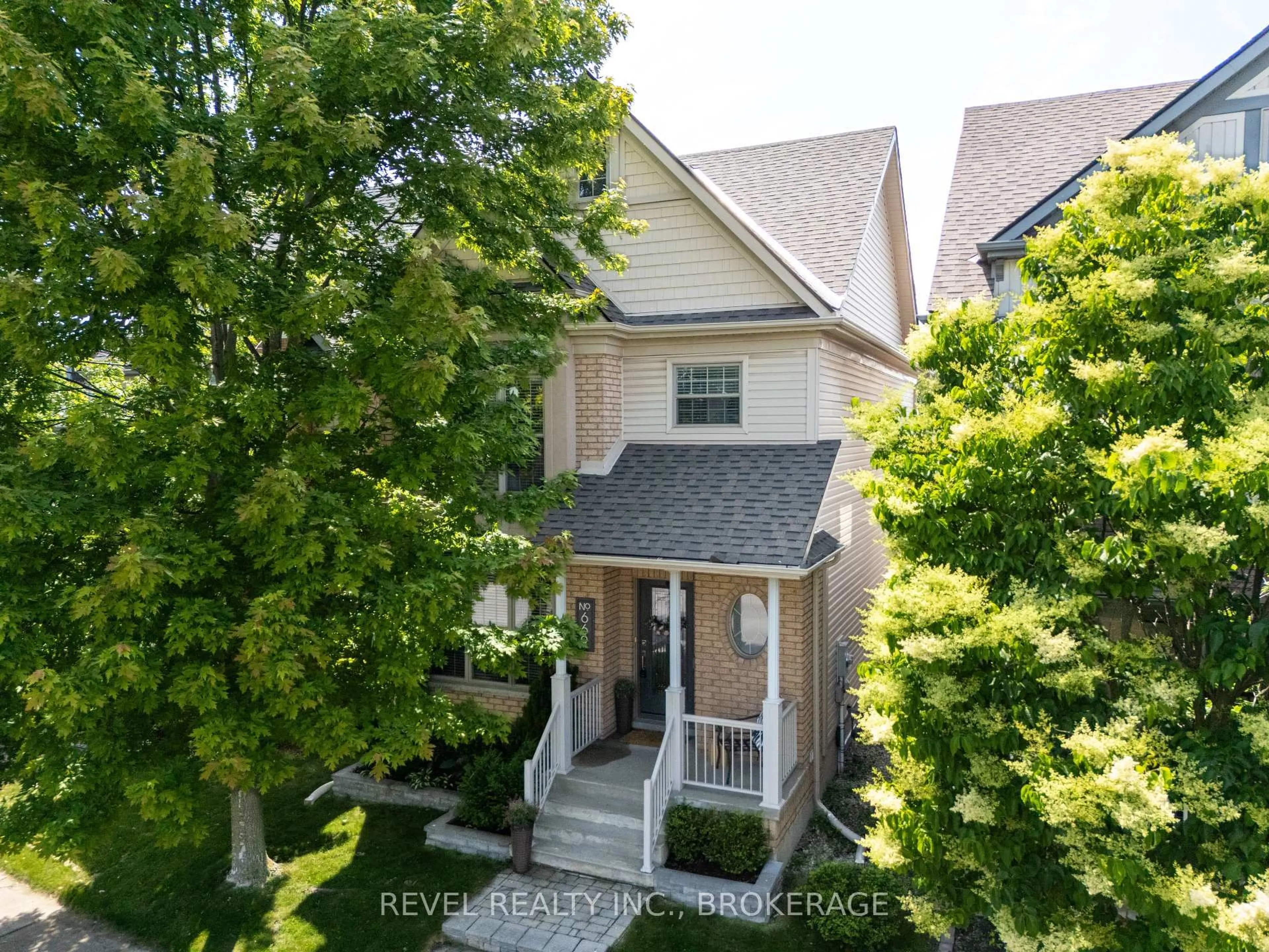 A pic from outside/outdoor area/front of a property/back of a property/a pic from drone, street for 669 Augusta Dr, Kingston Ontario K7P 3J3