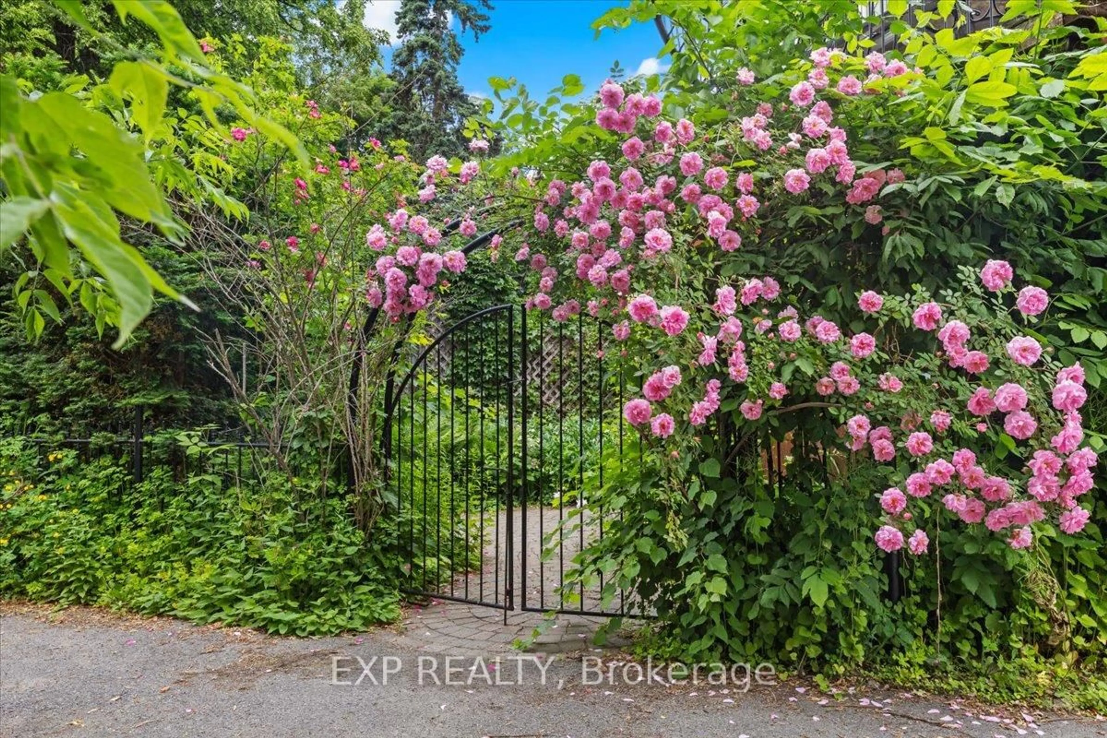 Unknown for 107 Stanley Ave, Ottawa Ontario K1M 1N8
