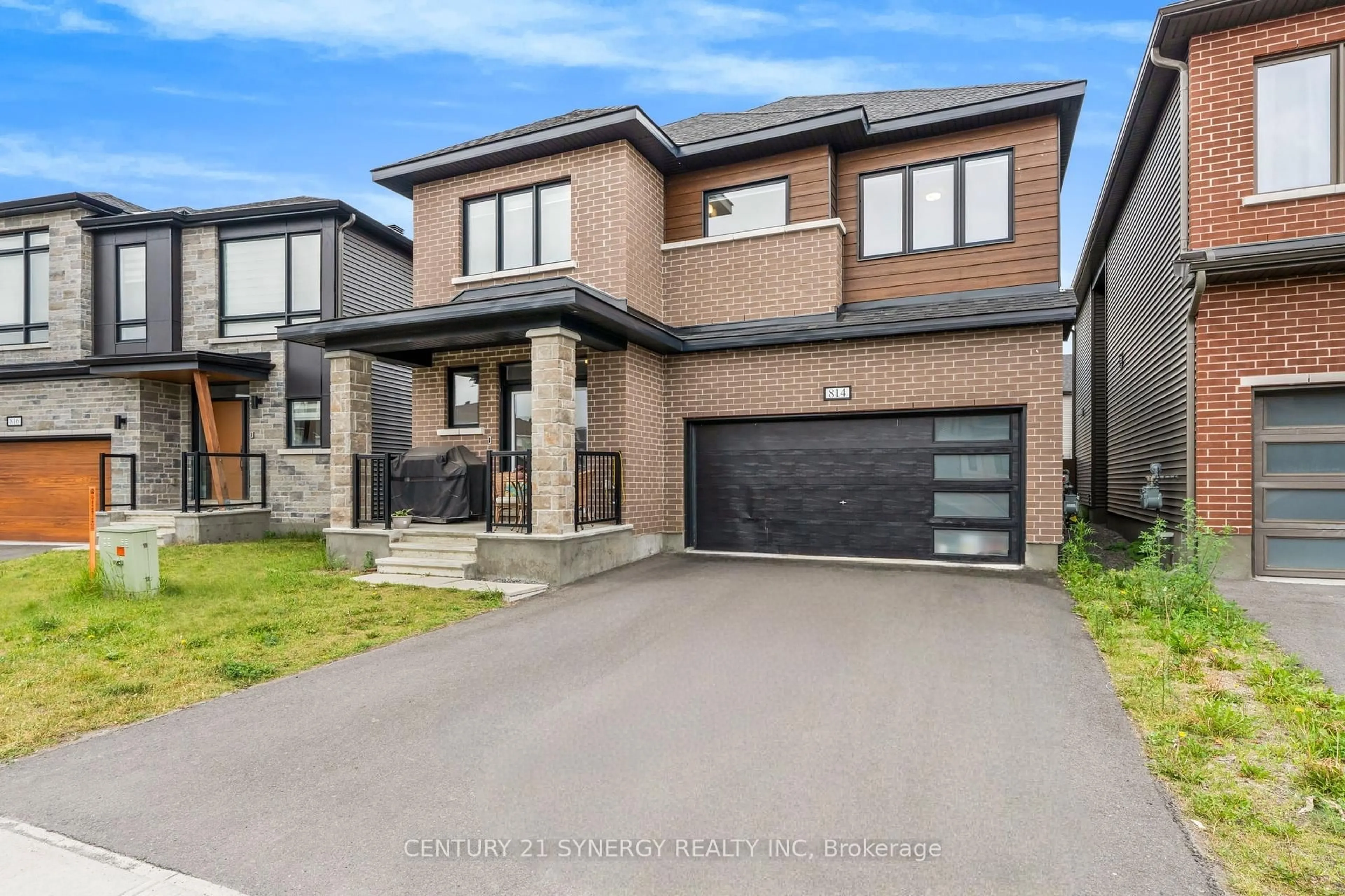 Home with brick exterior material, street for 814 Crossgate St, Ottawa Ontario K2J 7E3