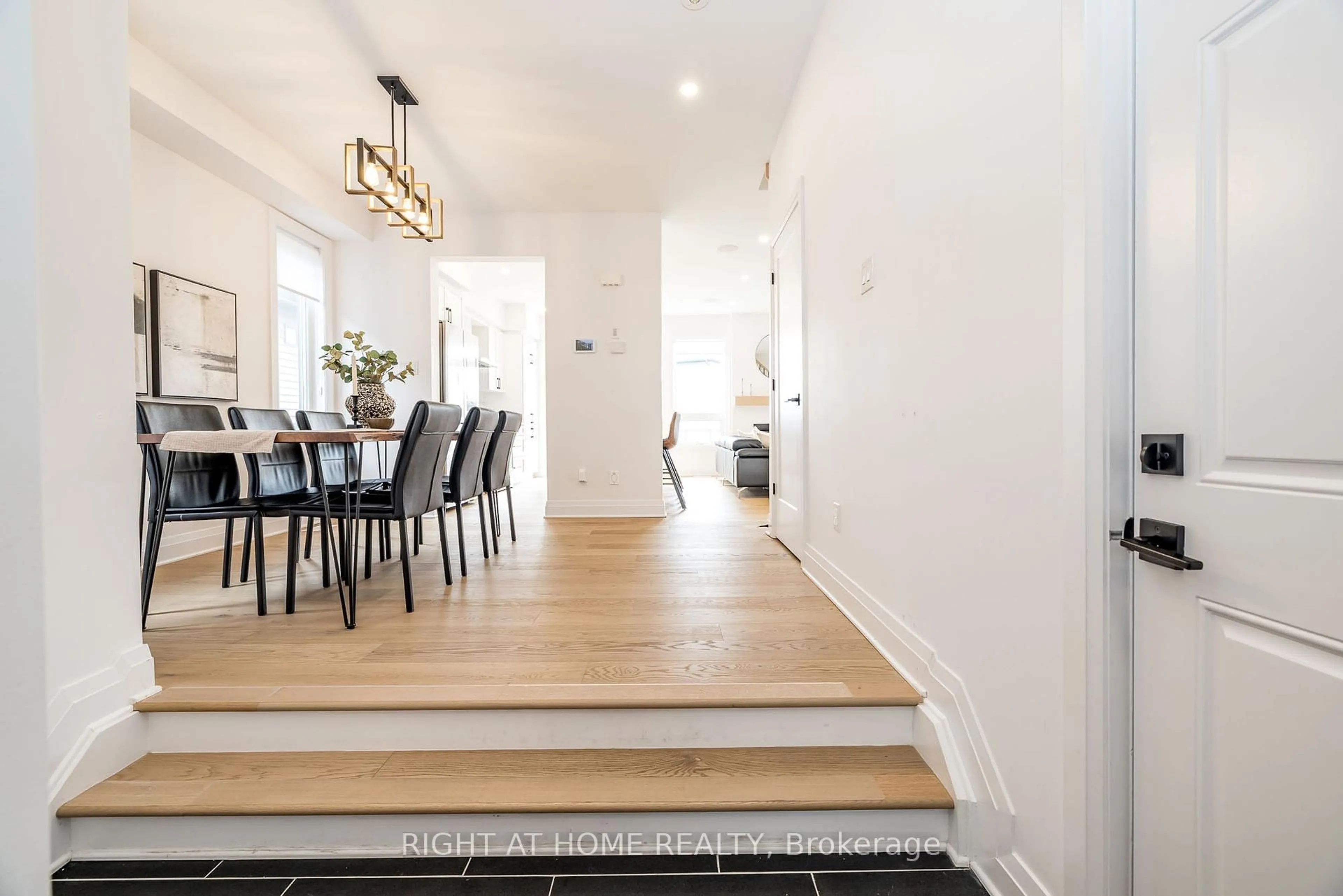 Unknown for 794 Cope Dr, Ottawa Ontario K2S 2P9