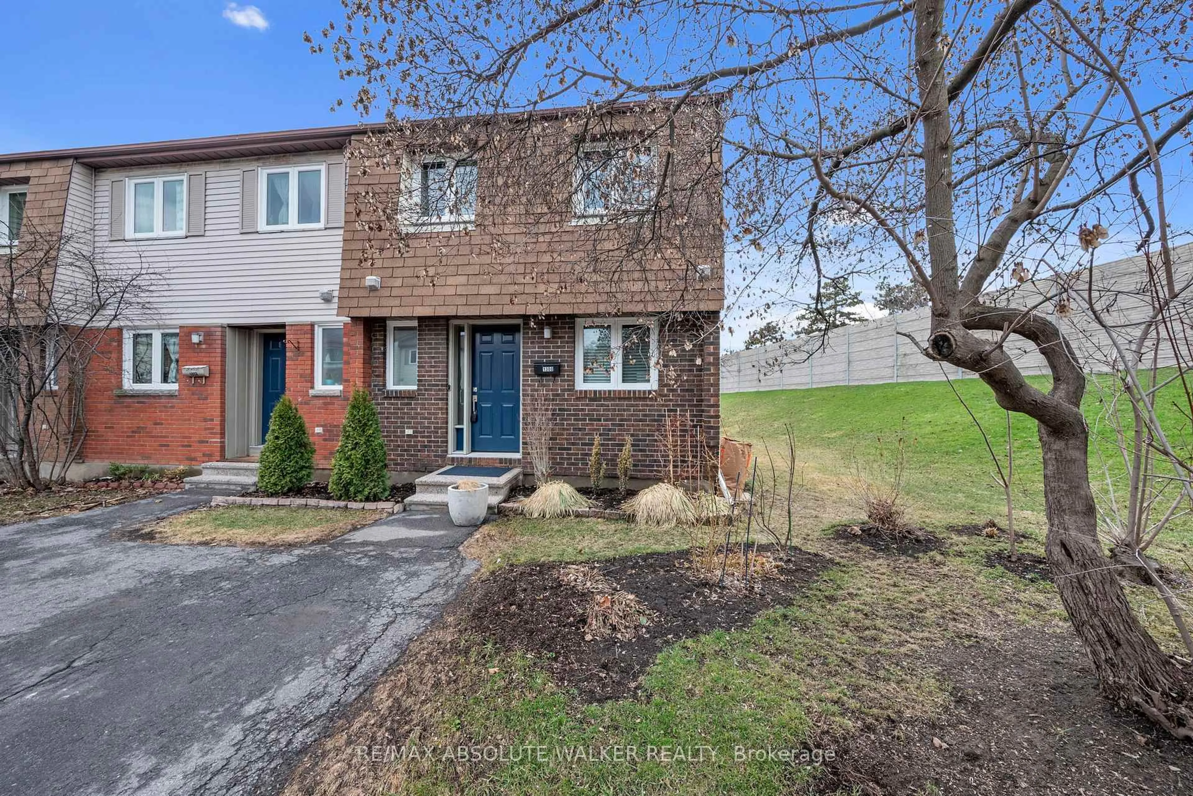 Unknown for 1300 Alness Crt, Ottawa Ontario K1B 5H2