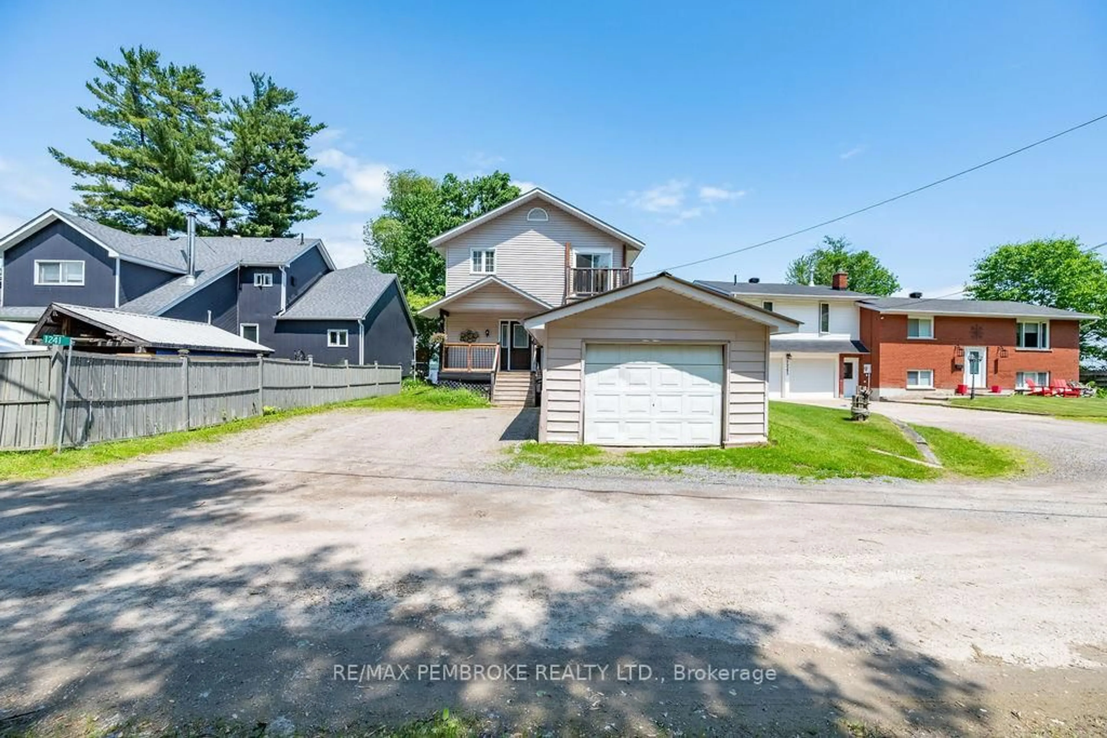 A pic from outside/outdoor area/front of a property/back of a property/a pic from drone, street for 1241 Burns Dr, Pembroke Ontario K8A 7M9