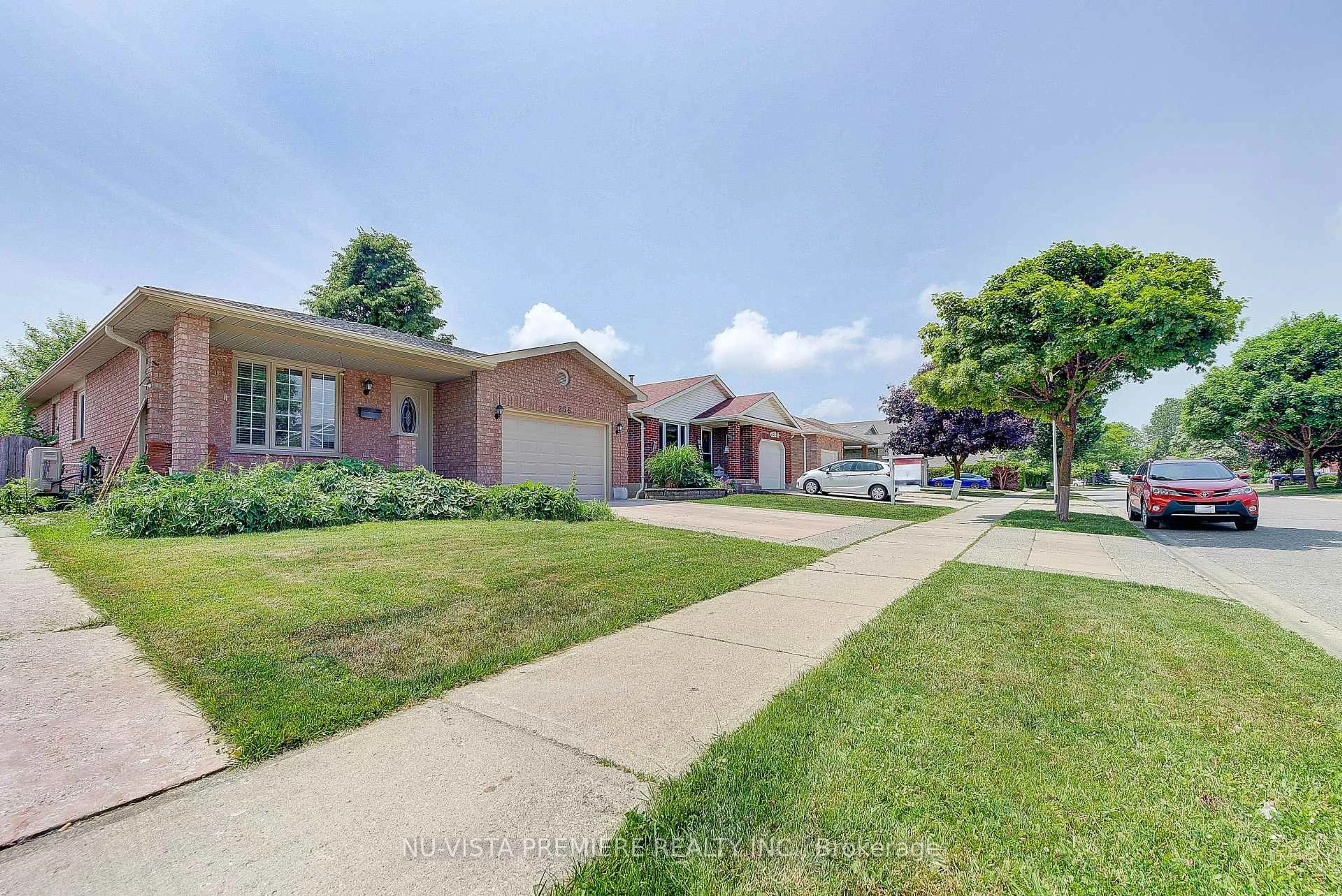 A pic from outside/outdoor area/front of a property/back of a property/a pic from drone, street for 256 Josselyn Dr, London South Ontario N6E 3S5
