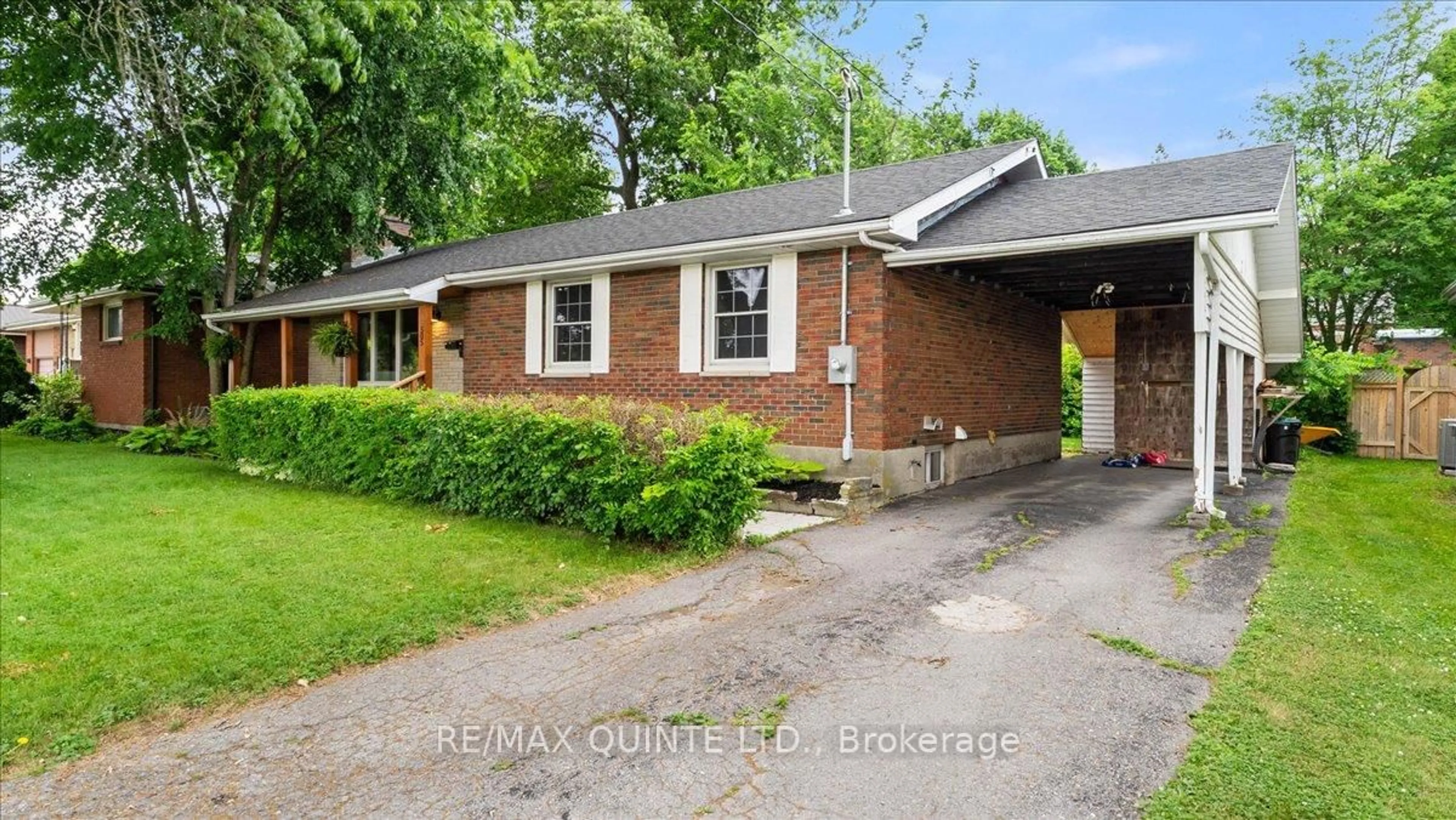 Home with brick exterior material, street for 505 Victoria Ave, Belleville Ontario K8N 2G4