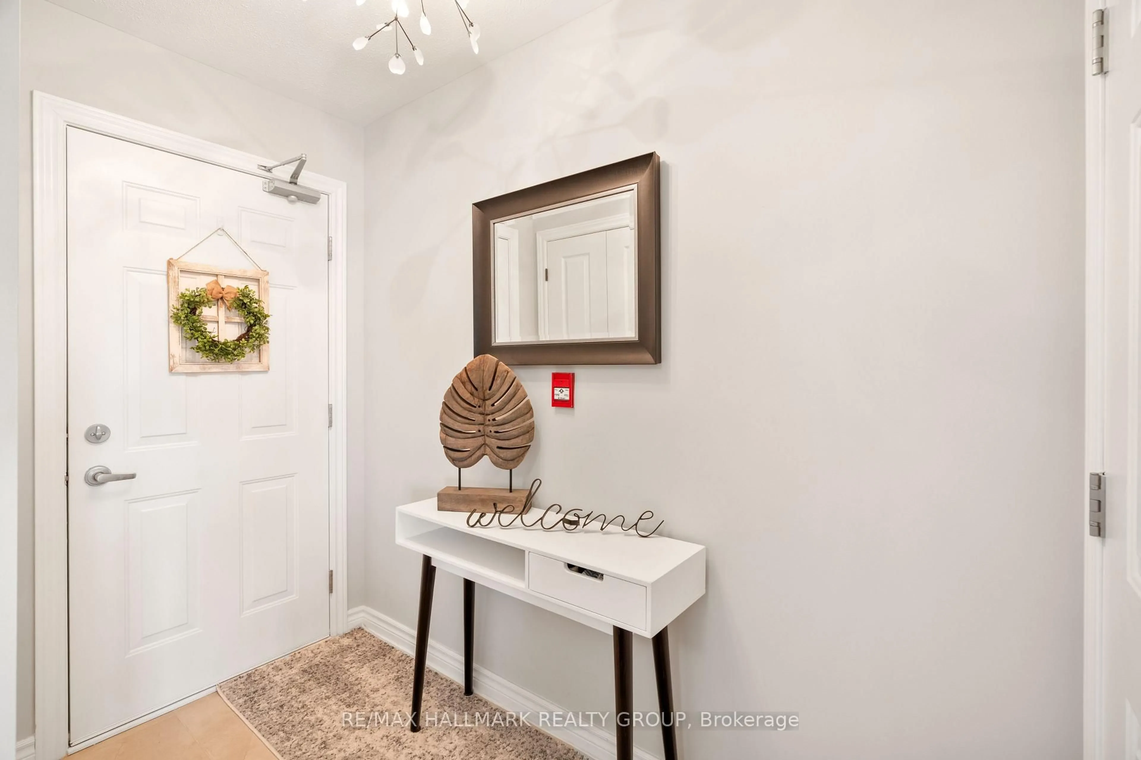 Indoor entryway for 192 Springbeauty Ave #6, Ottawa Ontario K2J 6B4