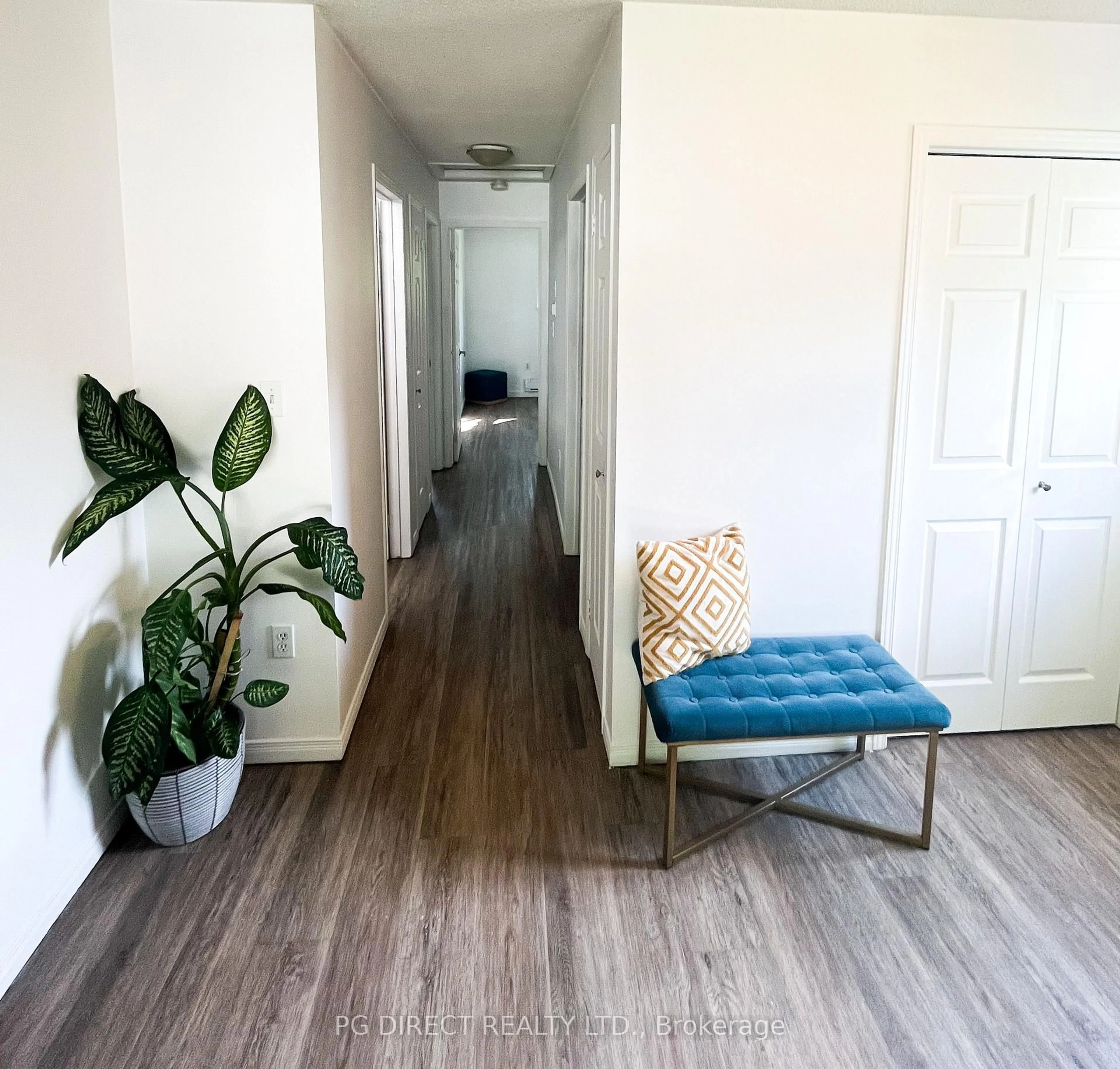 Indoor entryway for 54 Pinecone Dr, Bracebridge Ontario P1L 2G3