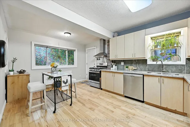 Additional property image - 36 Grosvenor Ave