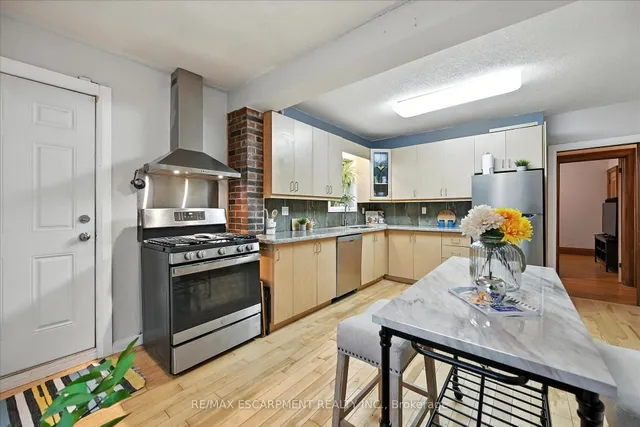 Additional property image - 36 Grosvenor Ave