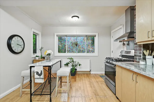 Additional property image - 36 Grosvenor Ave