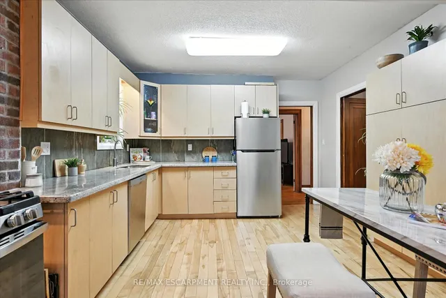 Additional property image - 36 Grosvenor Ave