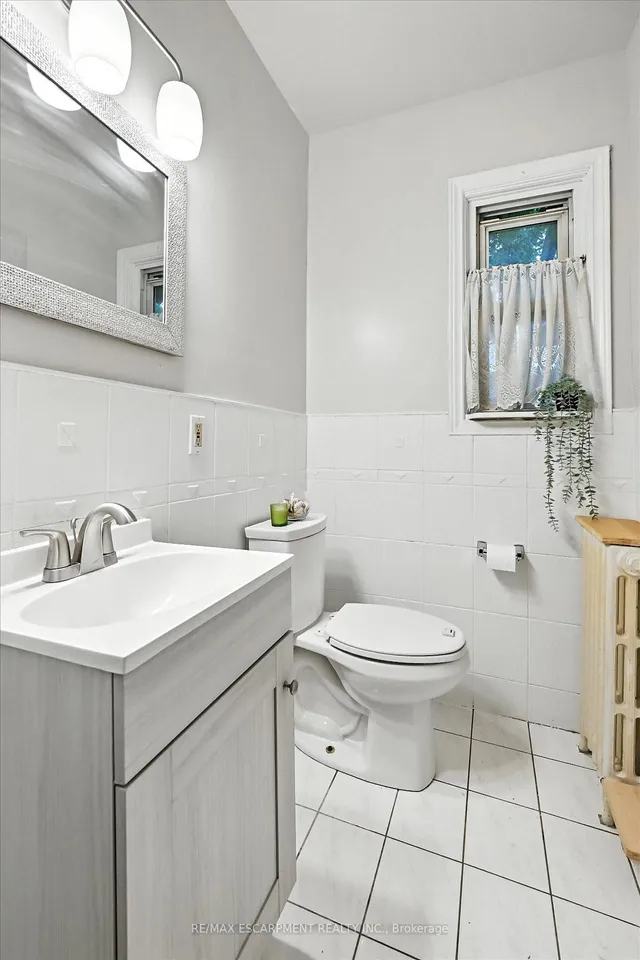 Additional property image - 36 Grosvenor Ave