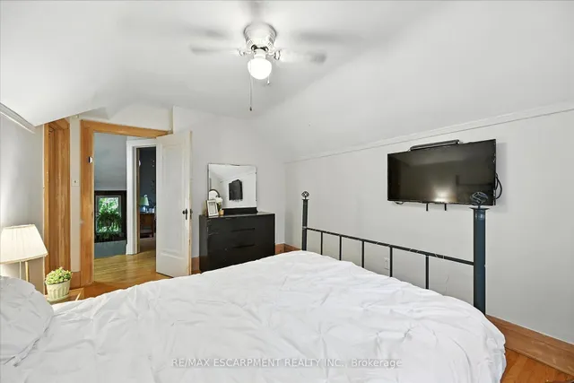 Additional property image - 36 Grosvenor Ave