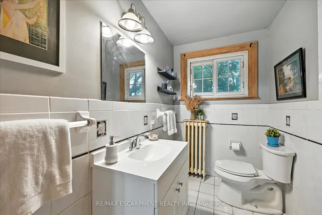 Additional property image - 36 Grosvenor Ave