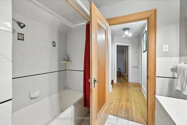 Additional property image - 36 Grosvenor Ave