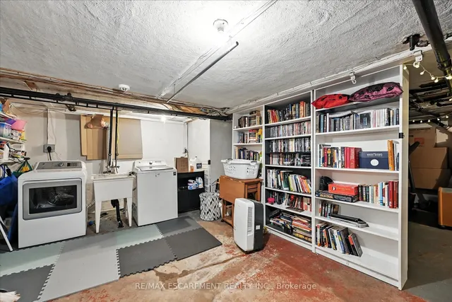 Additional property image - 36 Grosvenor Ave