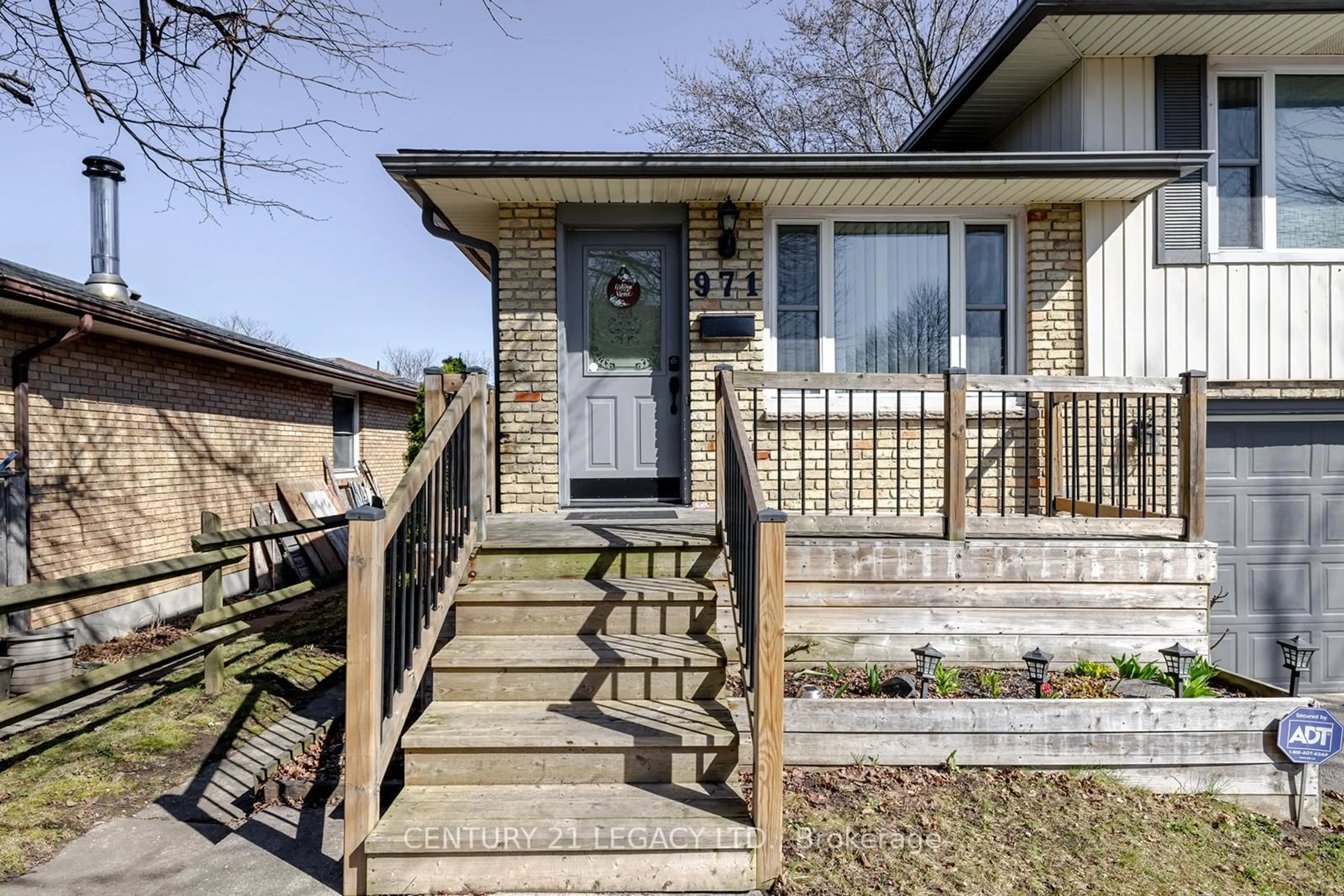 Home with brick exterior material, street for 971 Eagle Cres, London South Ontario N5Z 4K5